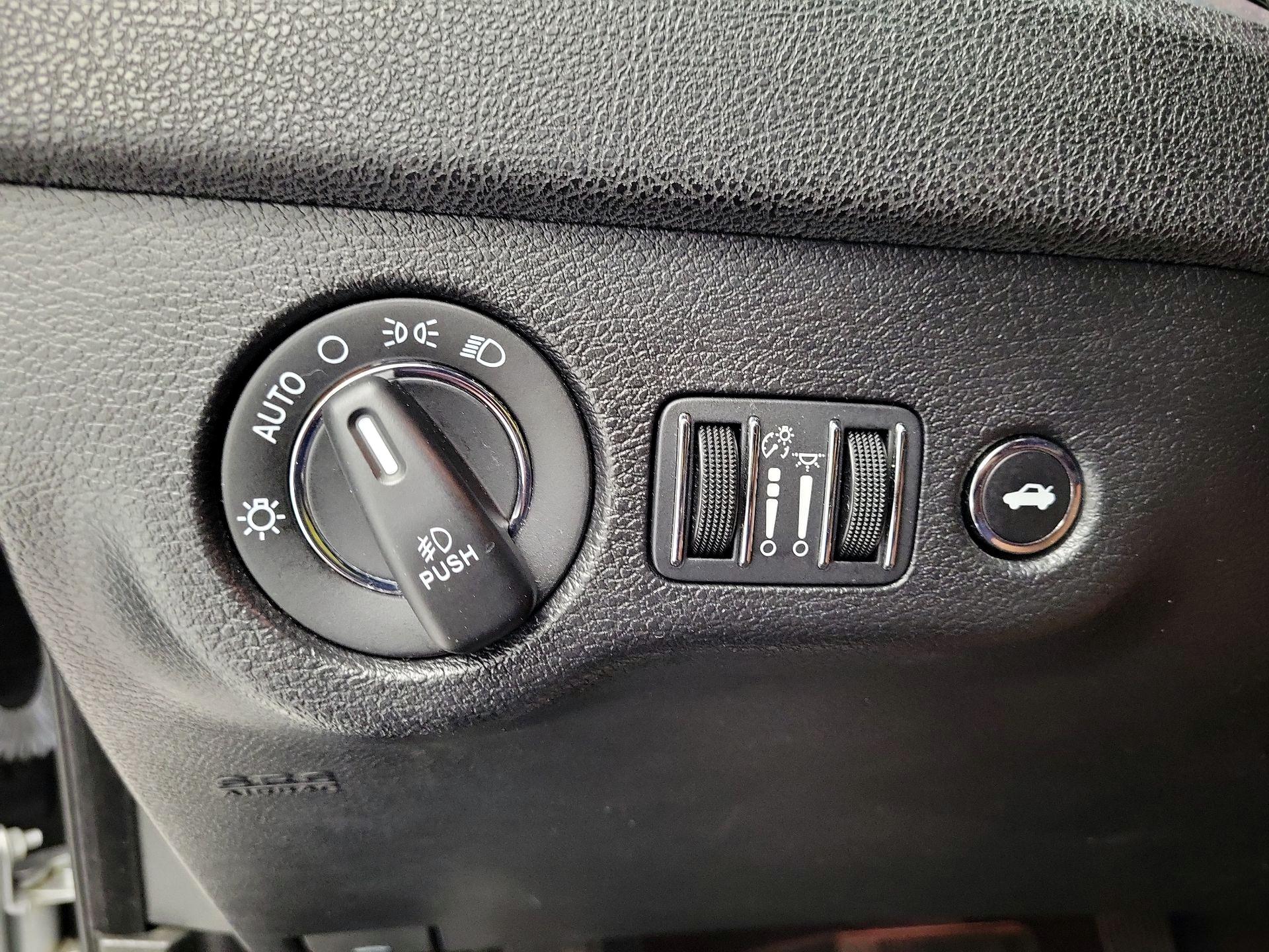 Thumbnail: 2022 Chrysler 300 - 13