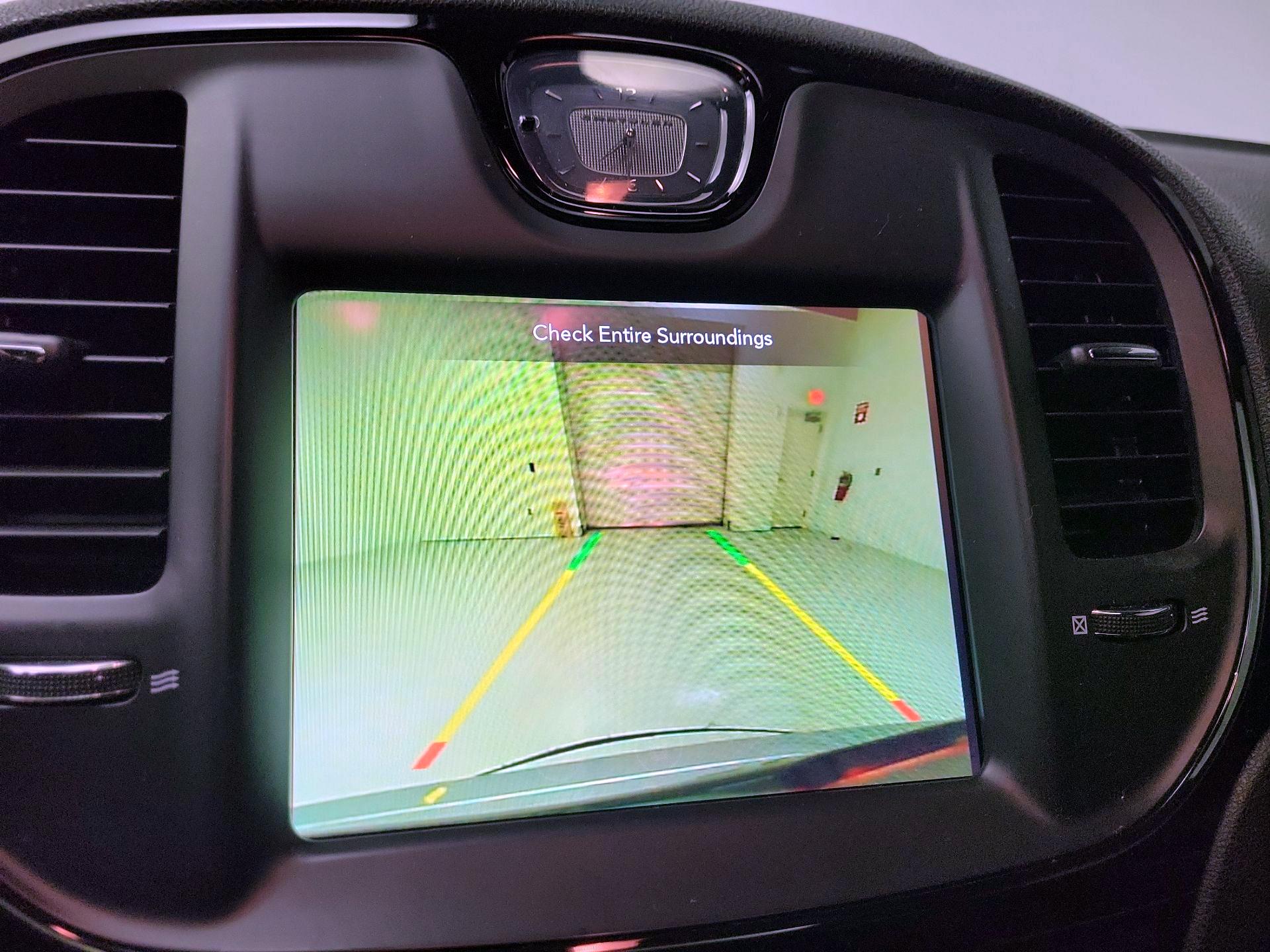 Thumbnail: 2022 Chrysler 300 - 15