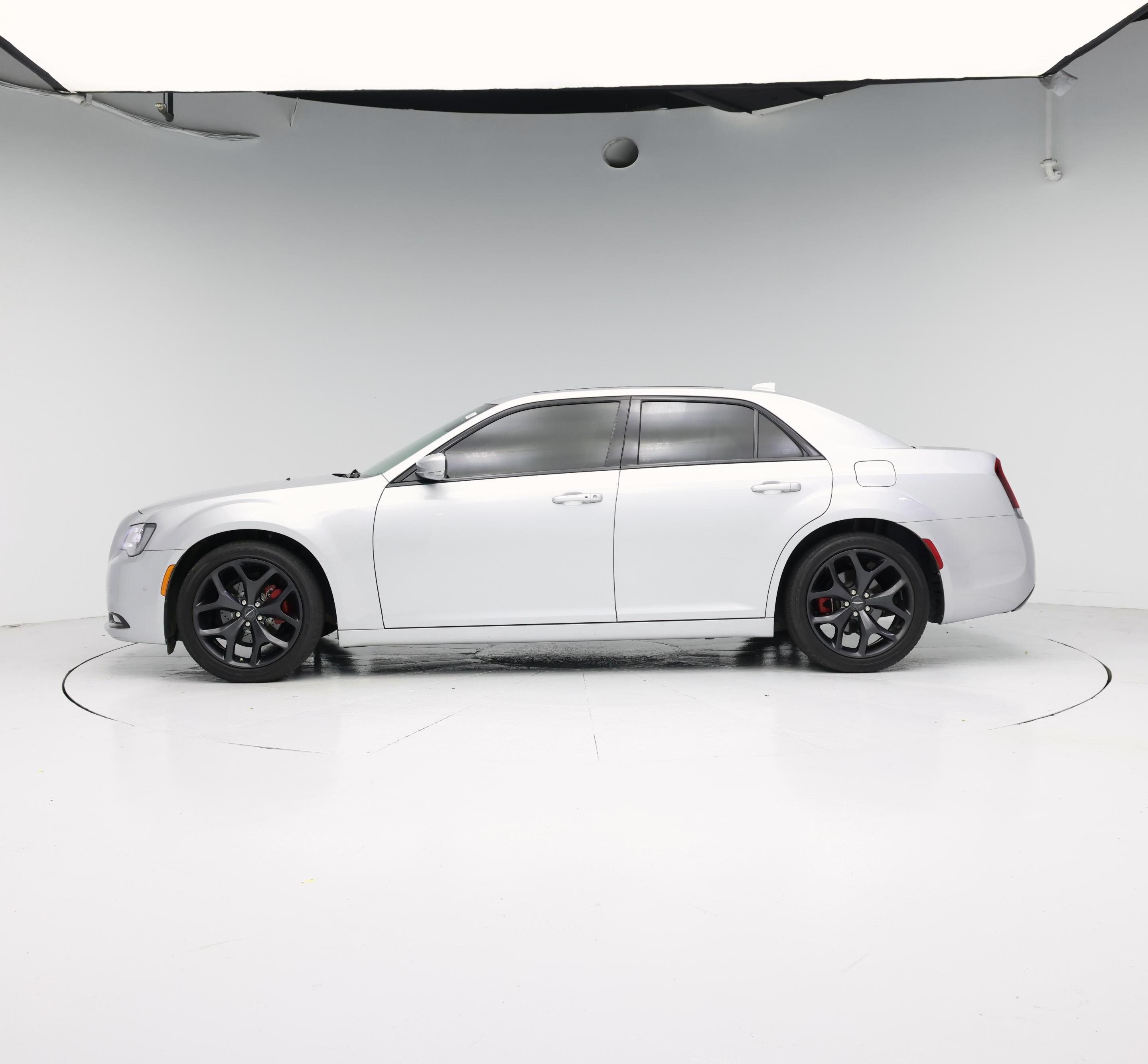 Thumbnail: 2022 Chrysler 300 - 3