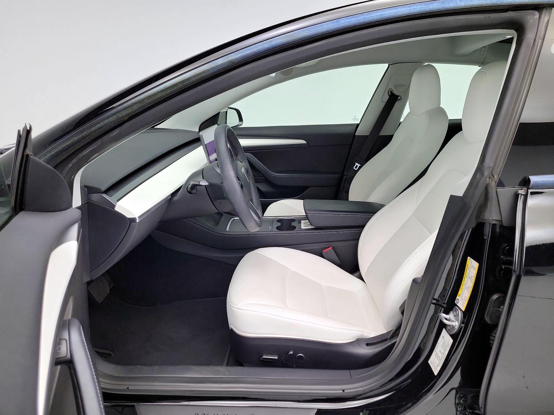 Thumbnail: 2022 Tesla Model 3 - 11