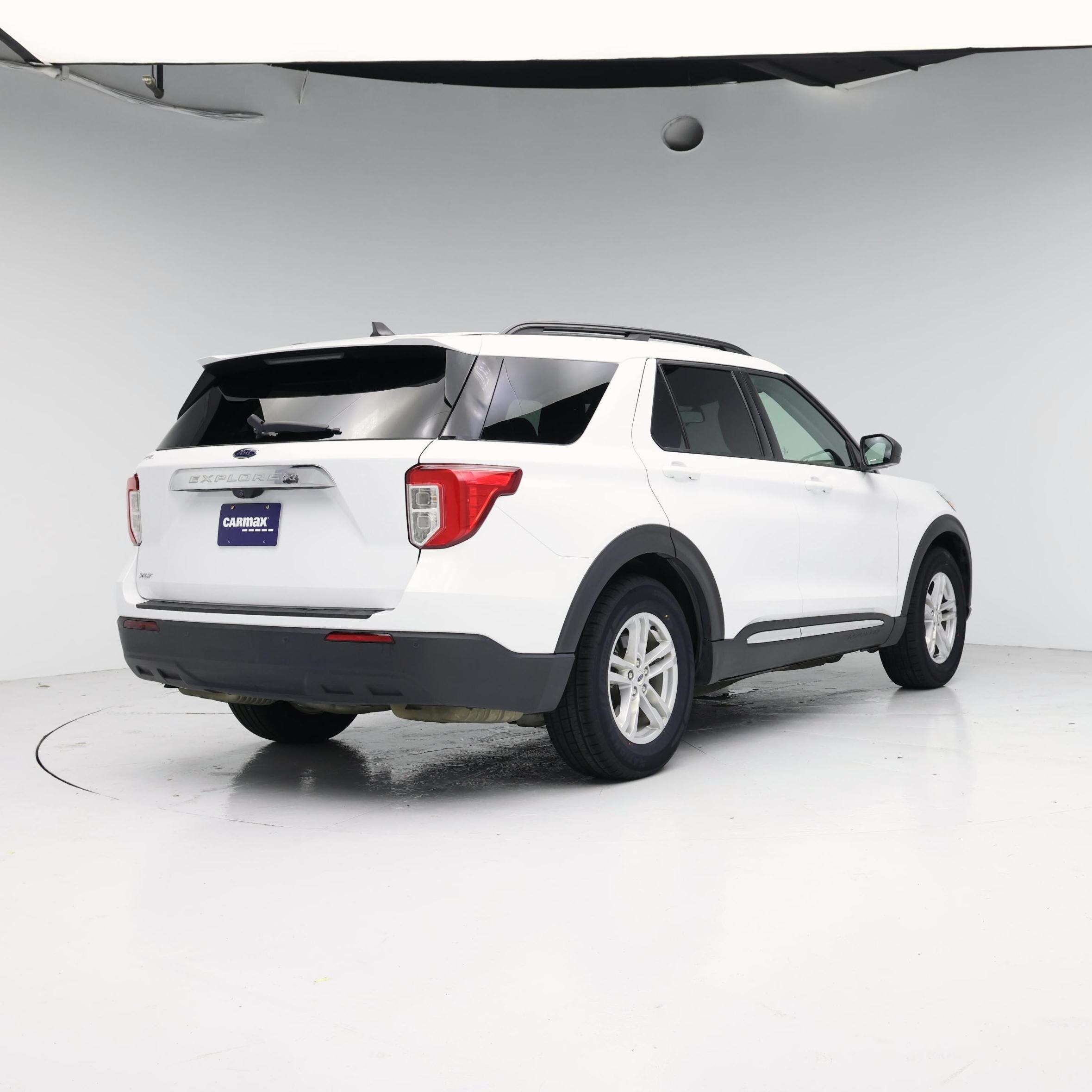 Thumbnail: 2021 Ford Explorer - 8