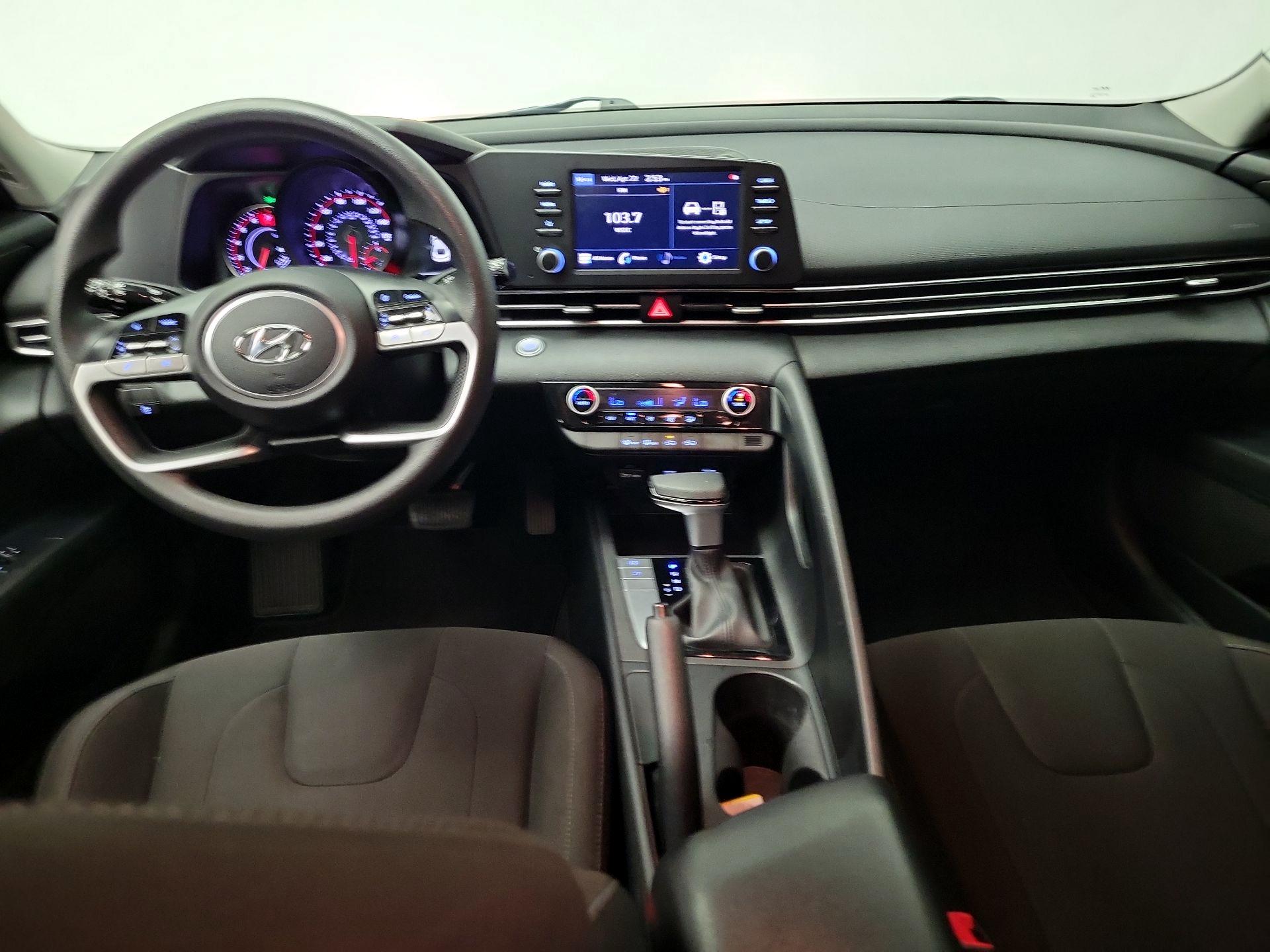 Thumbnail: 2022 Hyundai Elantra - 9