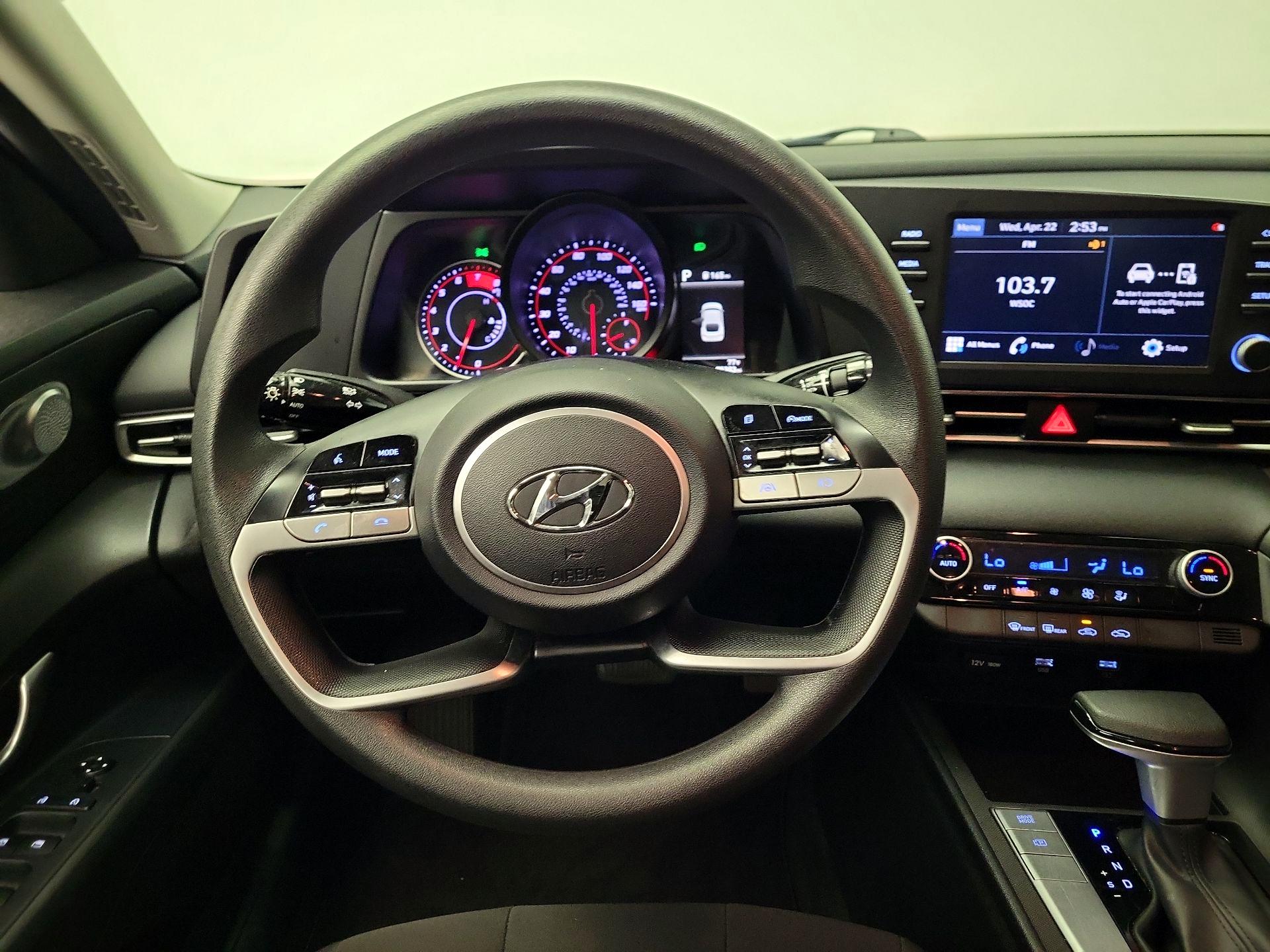 Thumbnail: 2022 Hyundai Elantra - 10