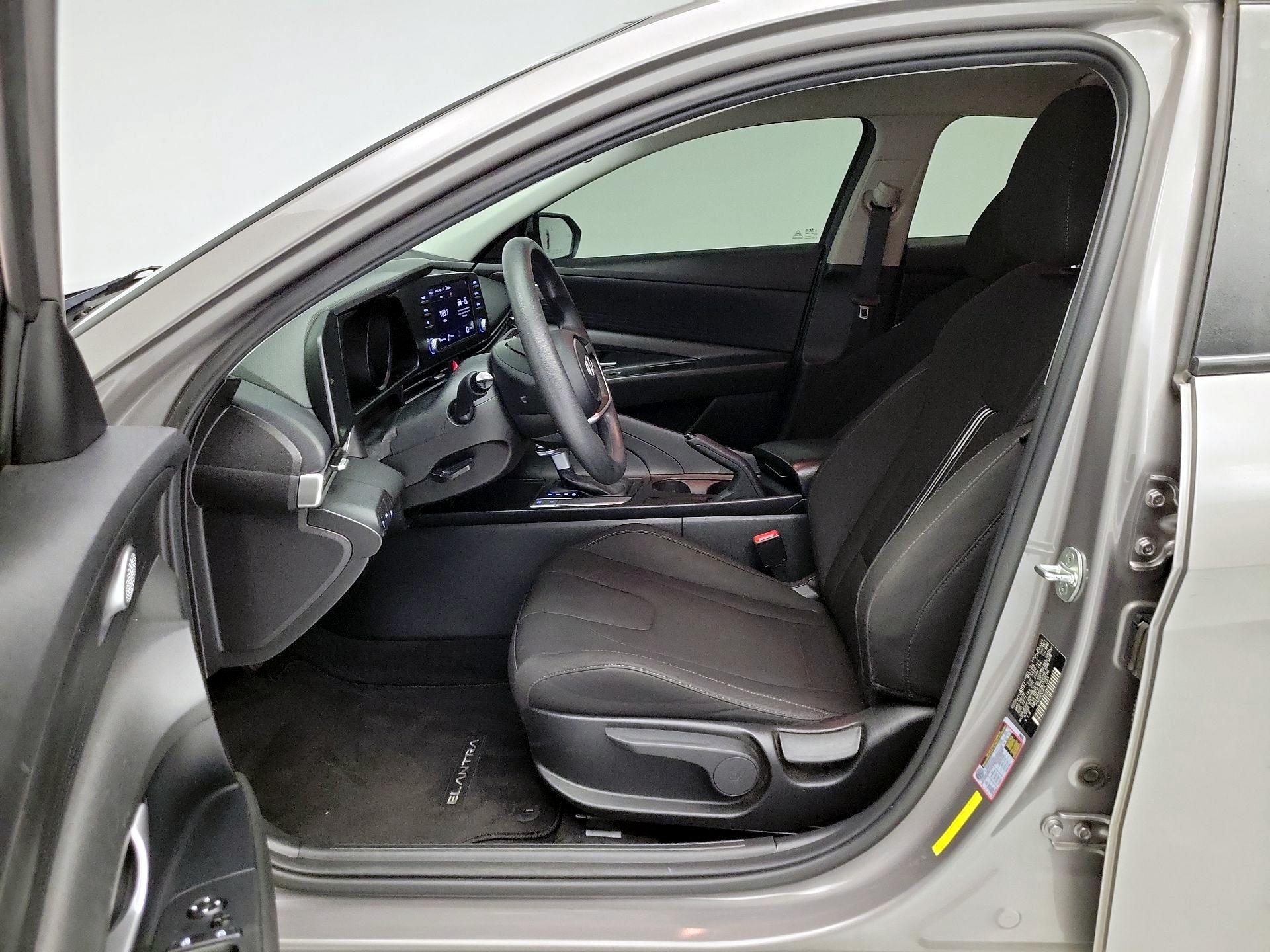 Thumbnail: 2022 Hyundai Elantra - 11