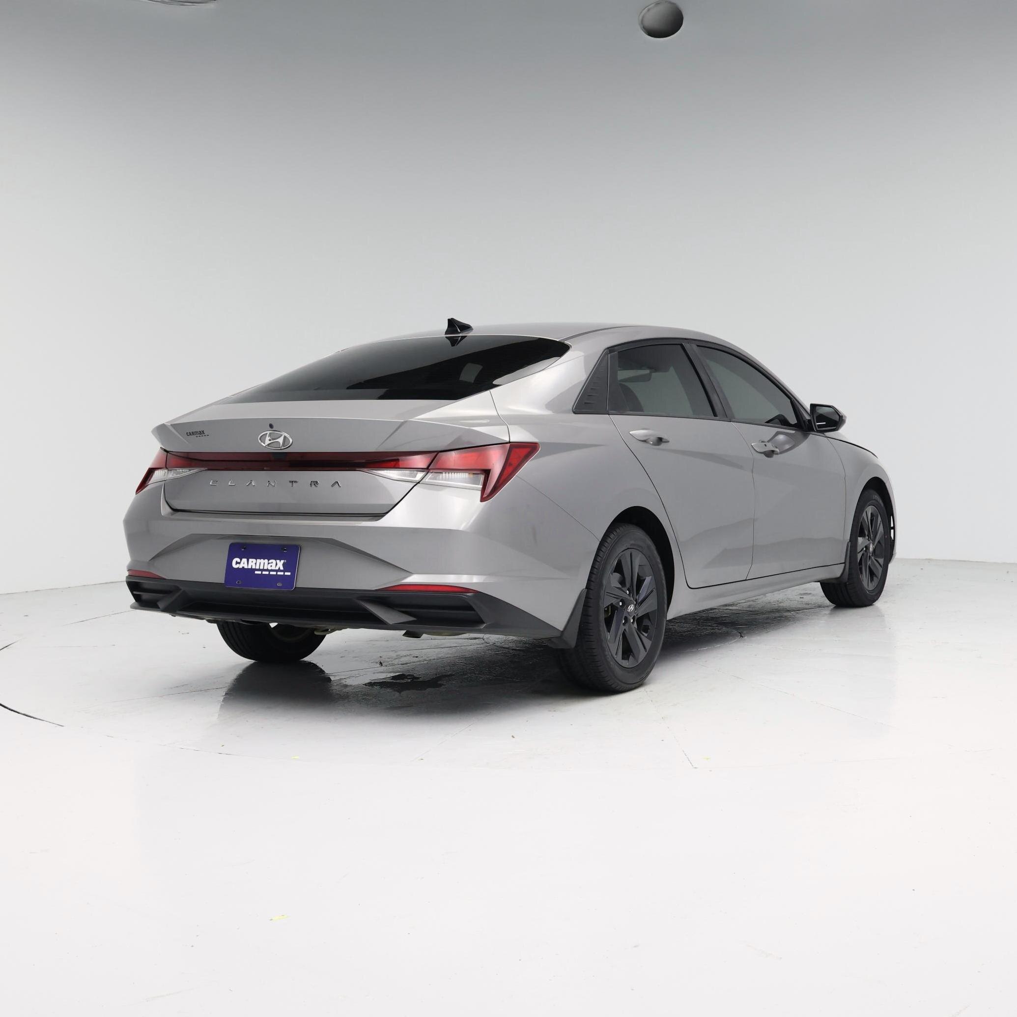 Thumbnail: 2022 Hyundai Elantra - 8