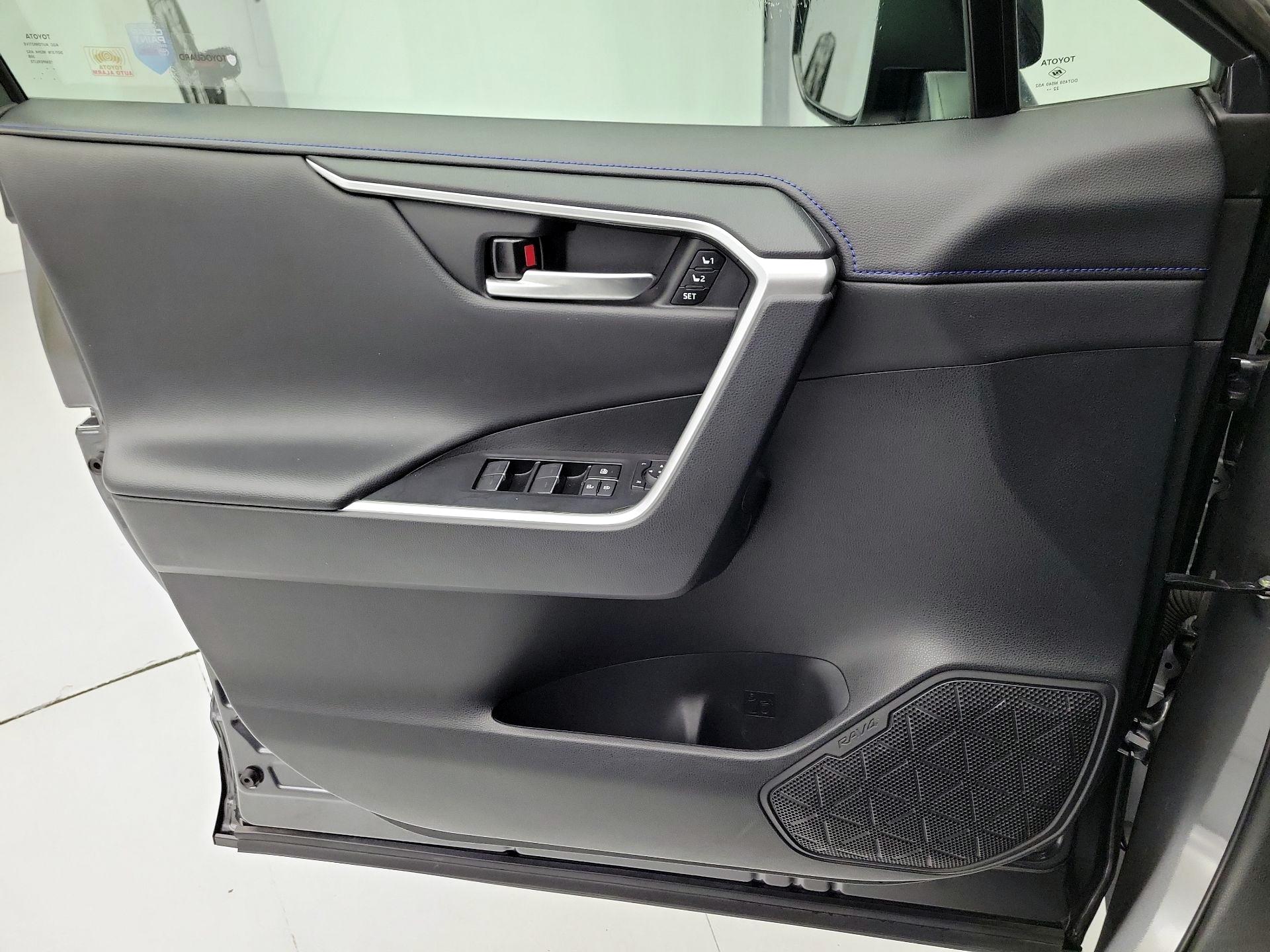 Thumbnail: 2023 Toyota RAV4 - 12