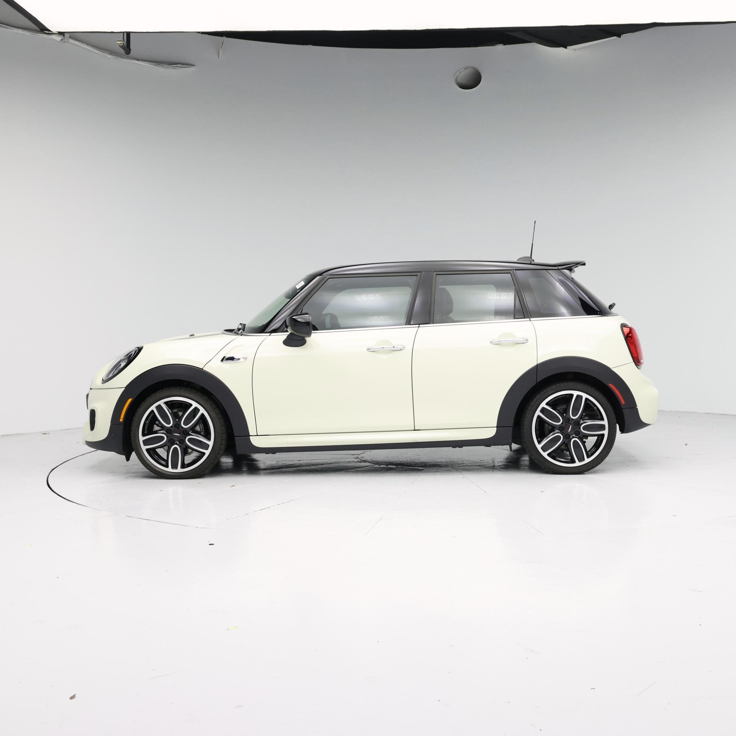 Thumbnail: 2021 MINI Cooper Hardtop - 3