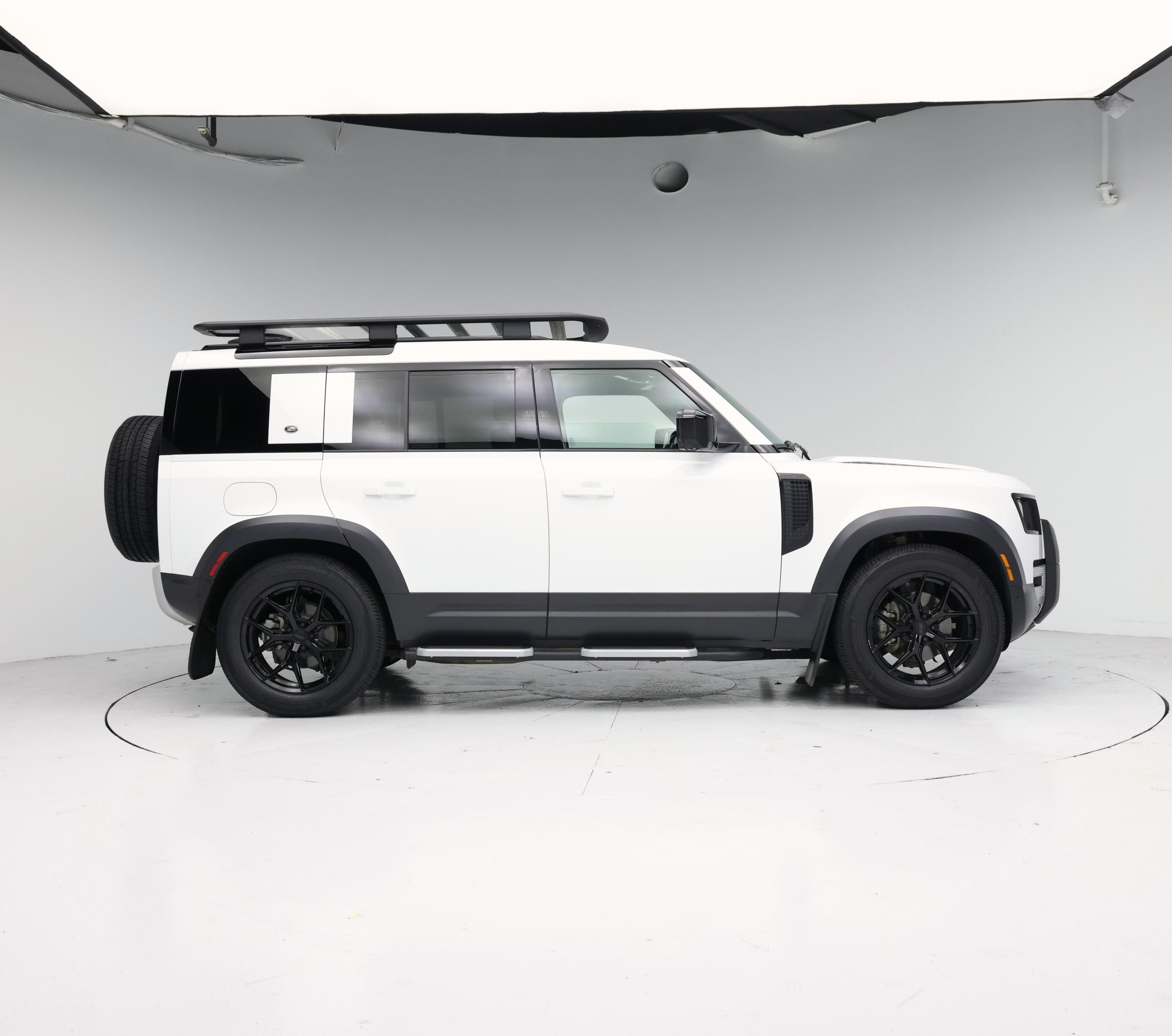 Thumbnail: 2023 Land Rover Defender - 7