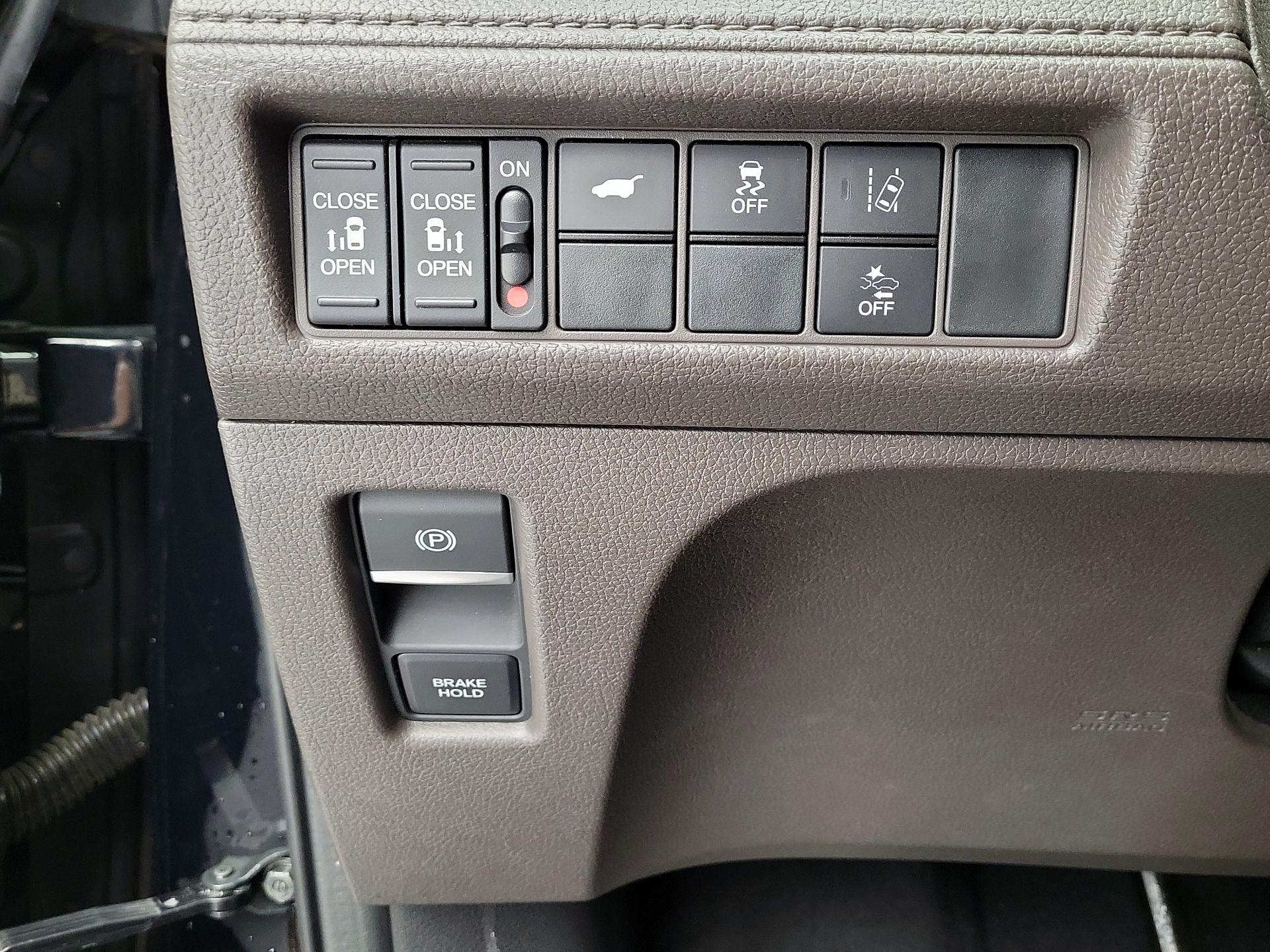 Thumbnail: 2018 Honda Odyssey - 13