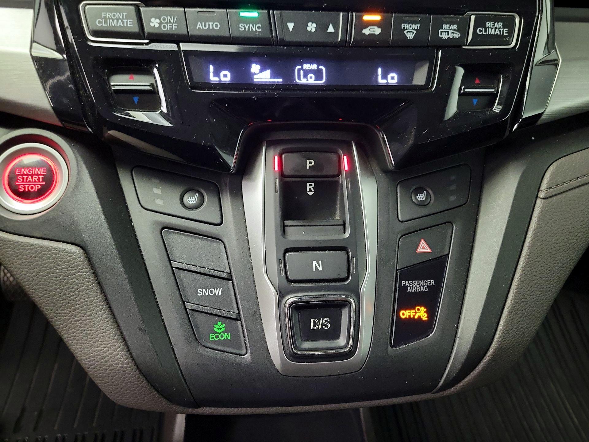 Thumbnail: 2018 Honda Odyssey - 17