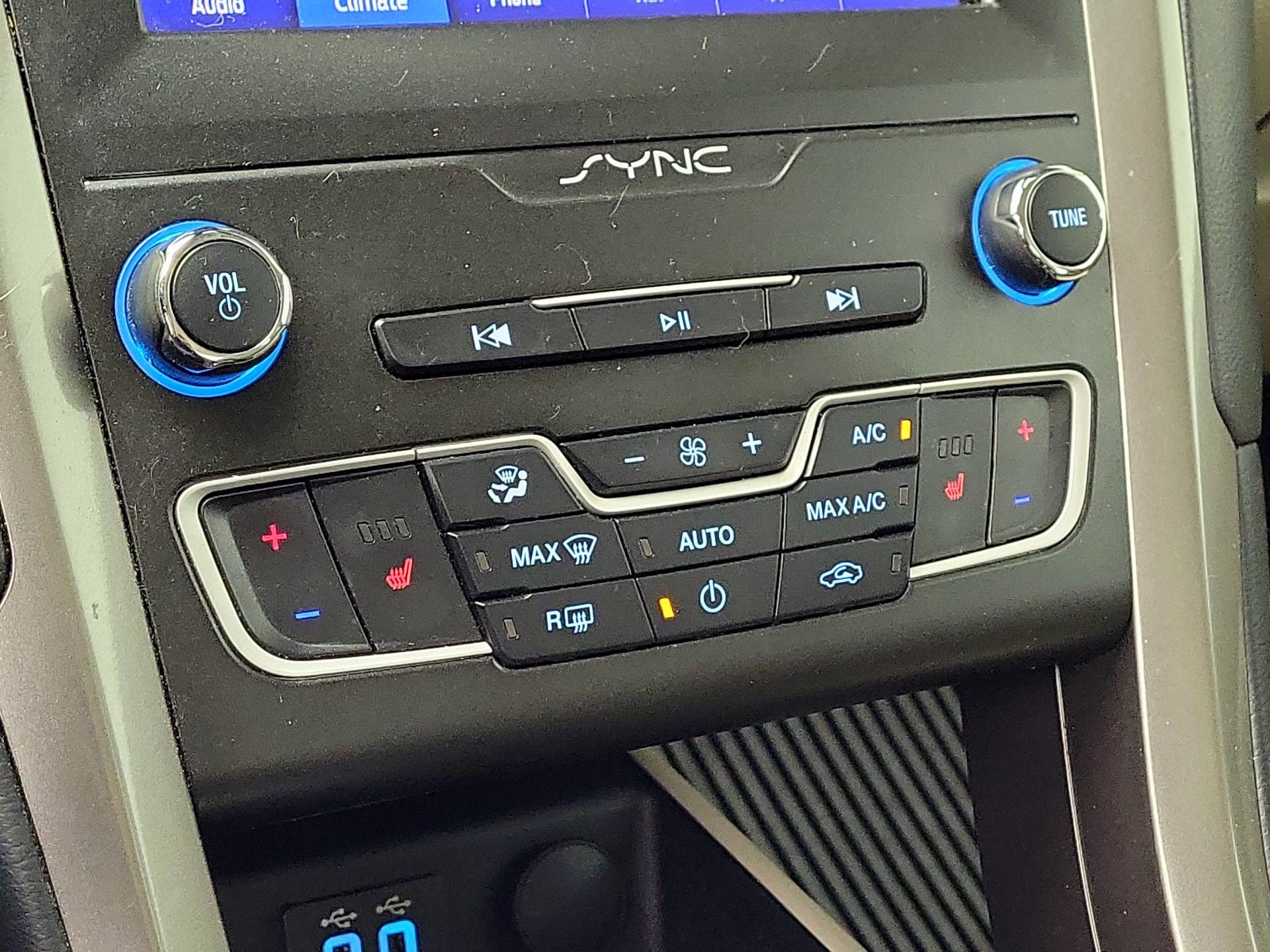 Thumbnail: 2020 Ford Fusion - 16