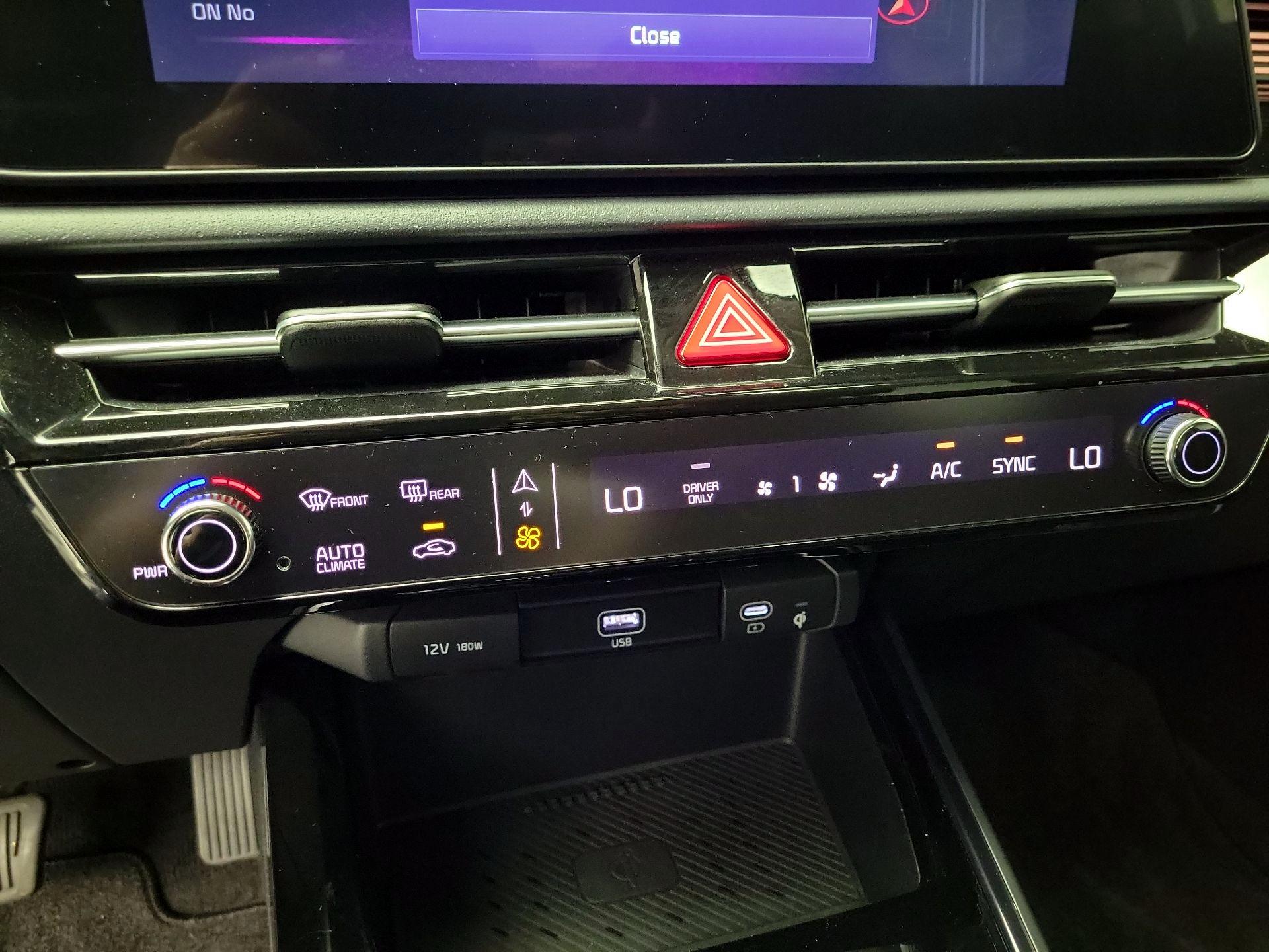 Thumbnail: 2025 Kia Niro - 17