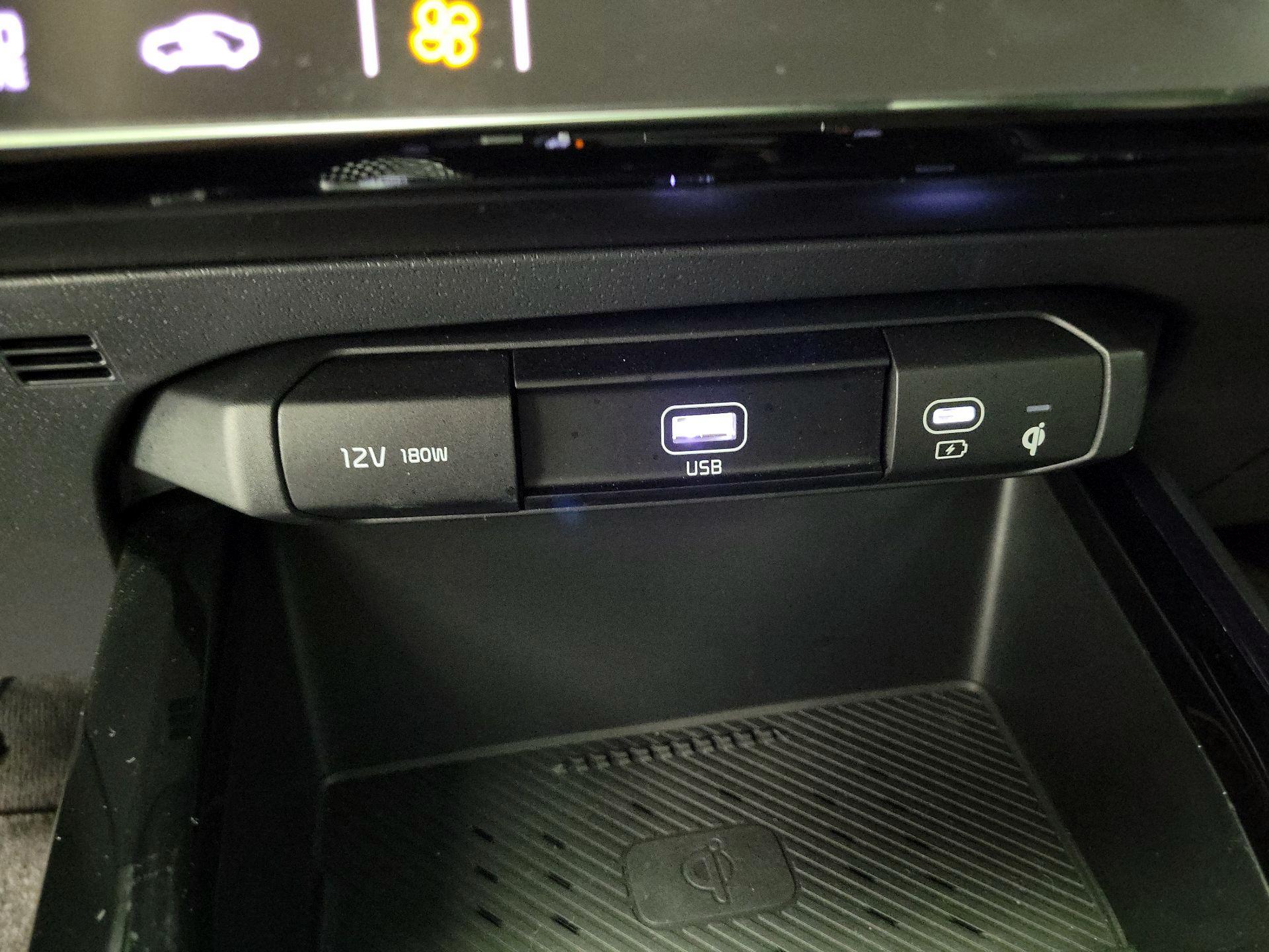 Thumbnail: 2025 Kia Niro - 19