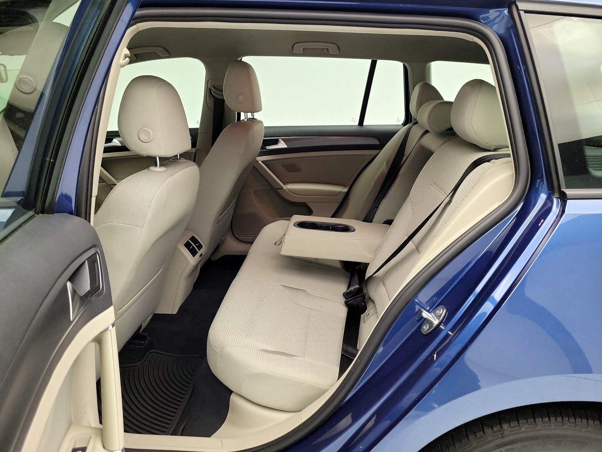 Thumbnail: 2019 Volkswagen Golf - 19