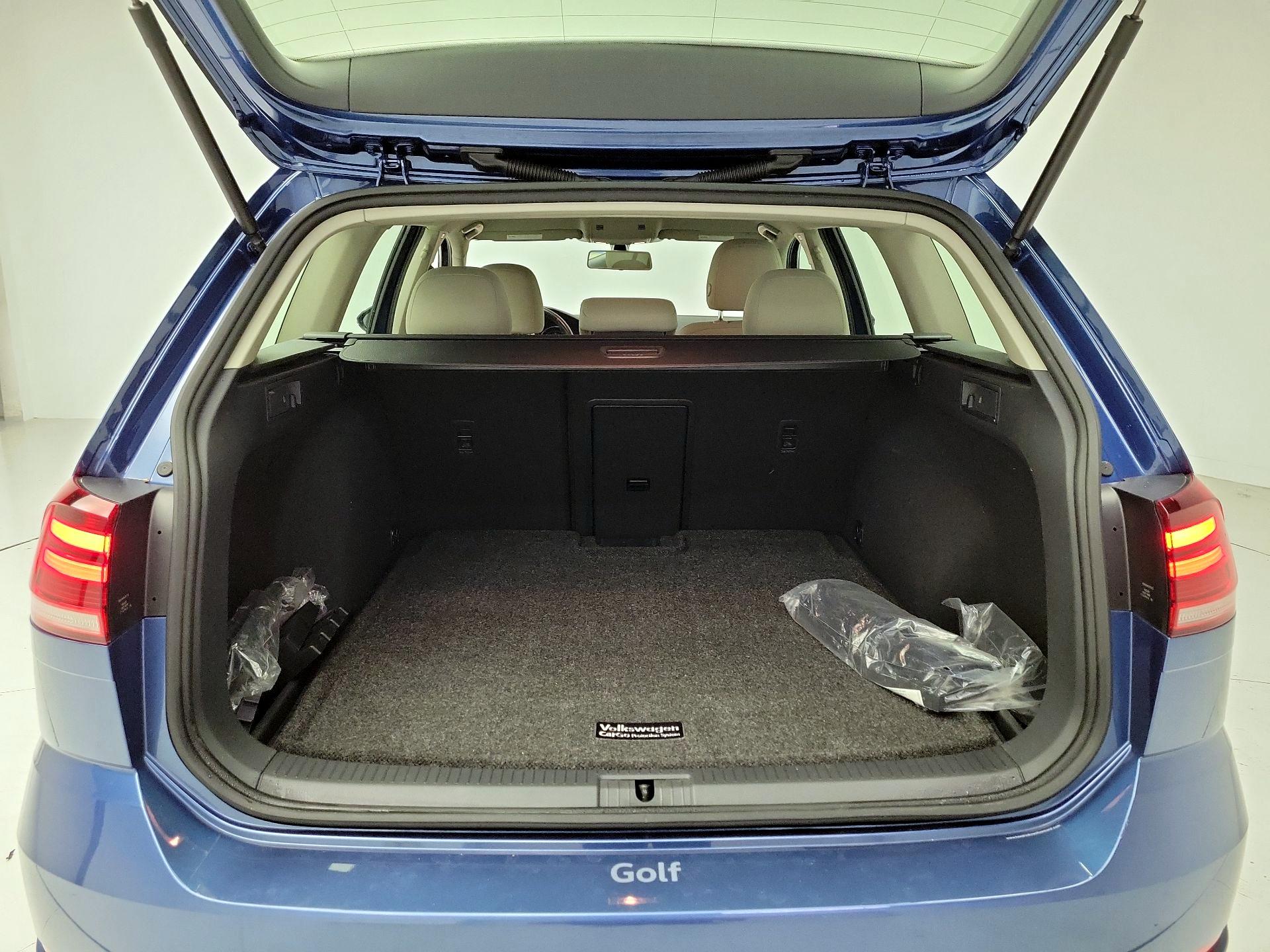 Thumbnail: 2019 Volkswagen Golf - 20