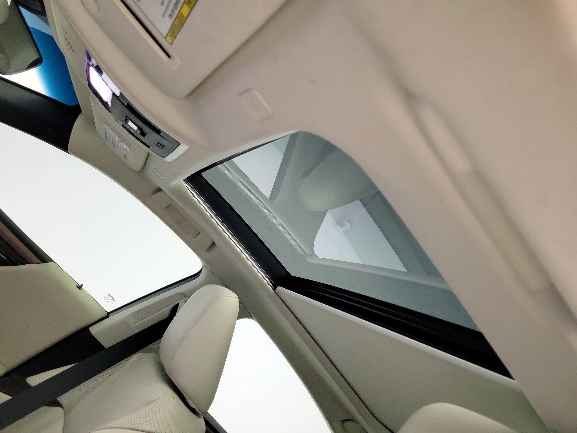 Thumbnail: 2024 Lexus ES - 19