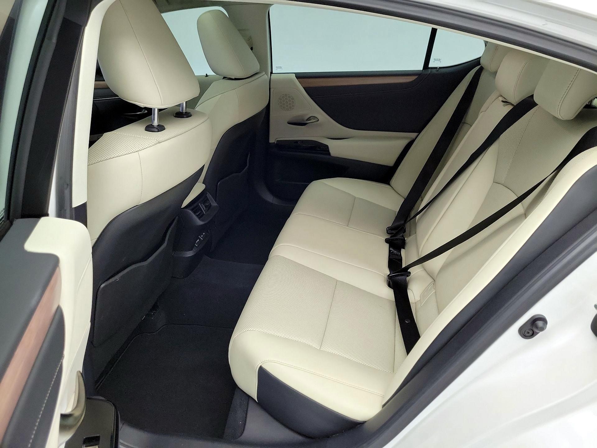 Thumbnail: 2024 Lexus ES - 20