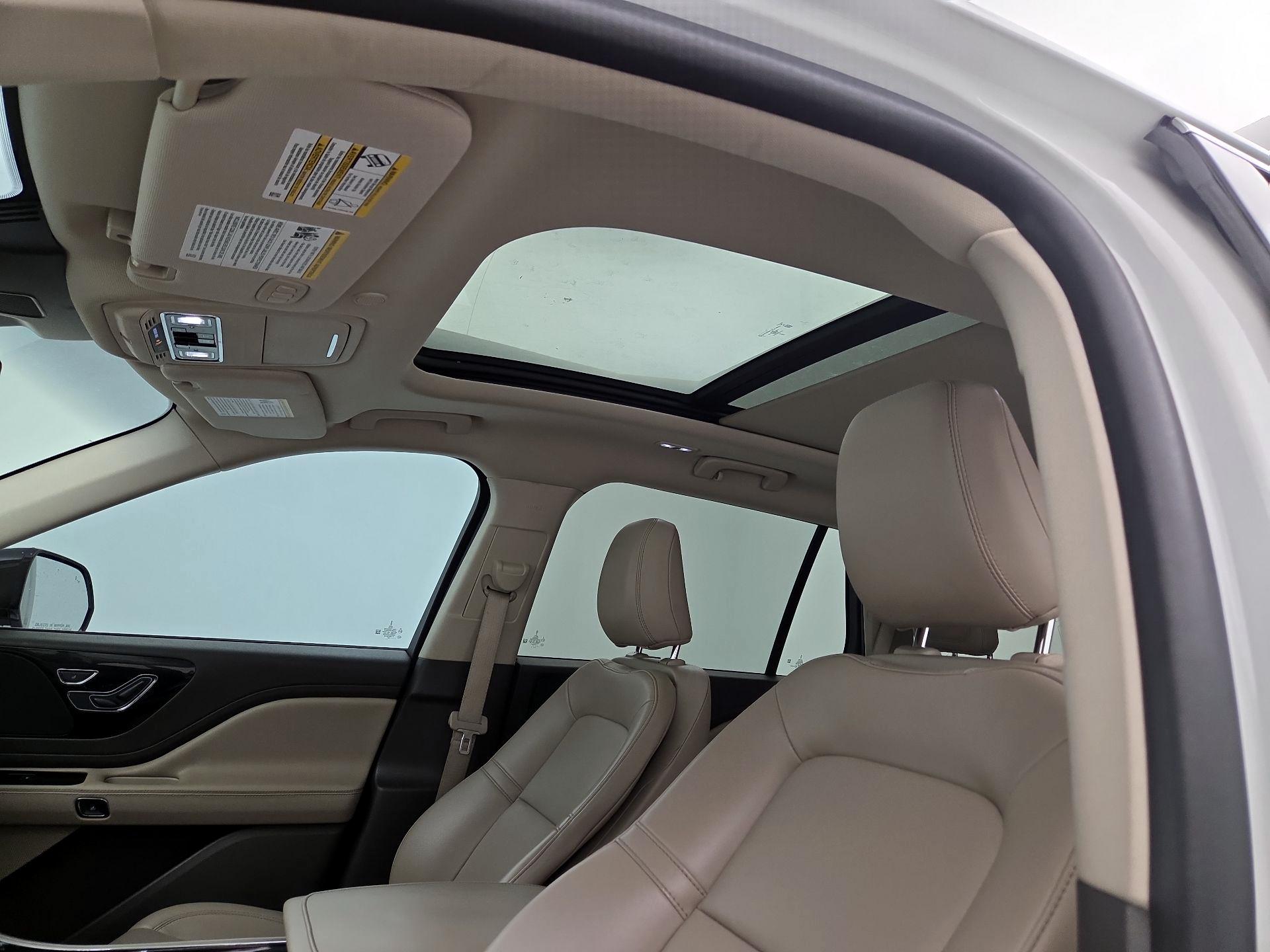 Thumbnail: 2022 Lincoln Aviator - 20