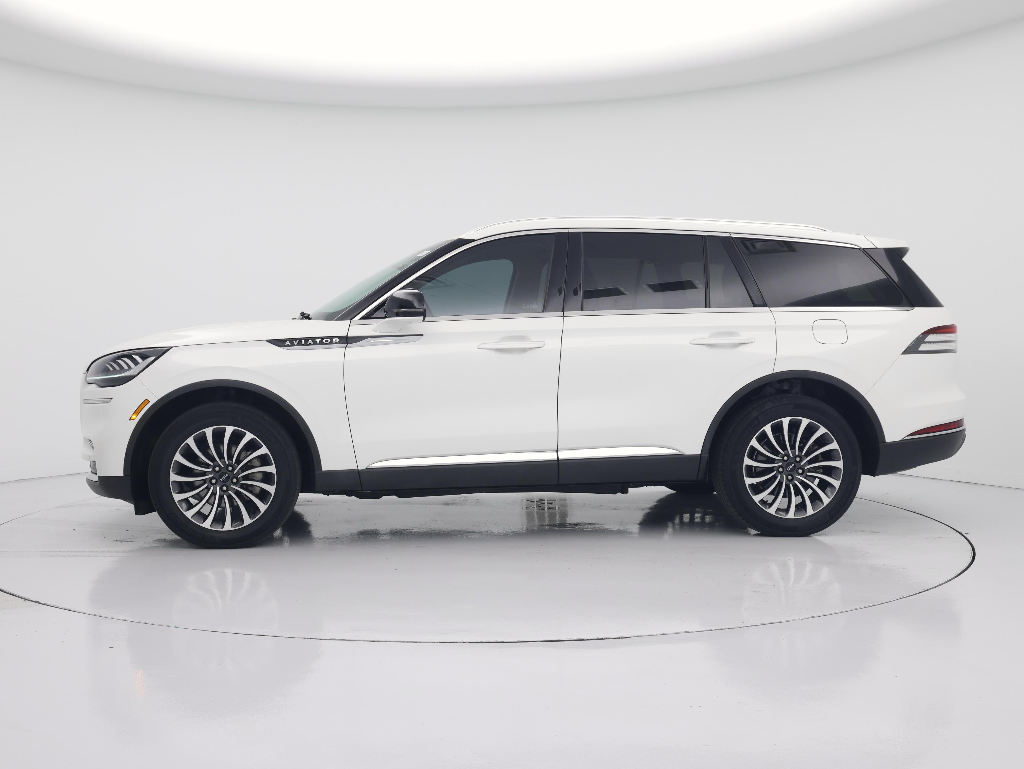 Thumbnail: 2022 Lincoln Aviator - 3