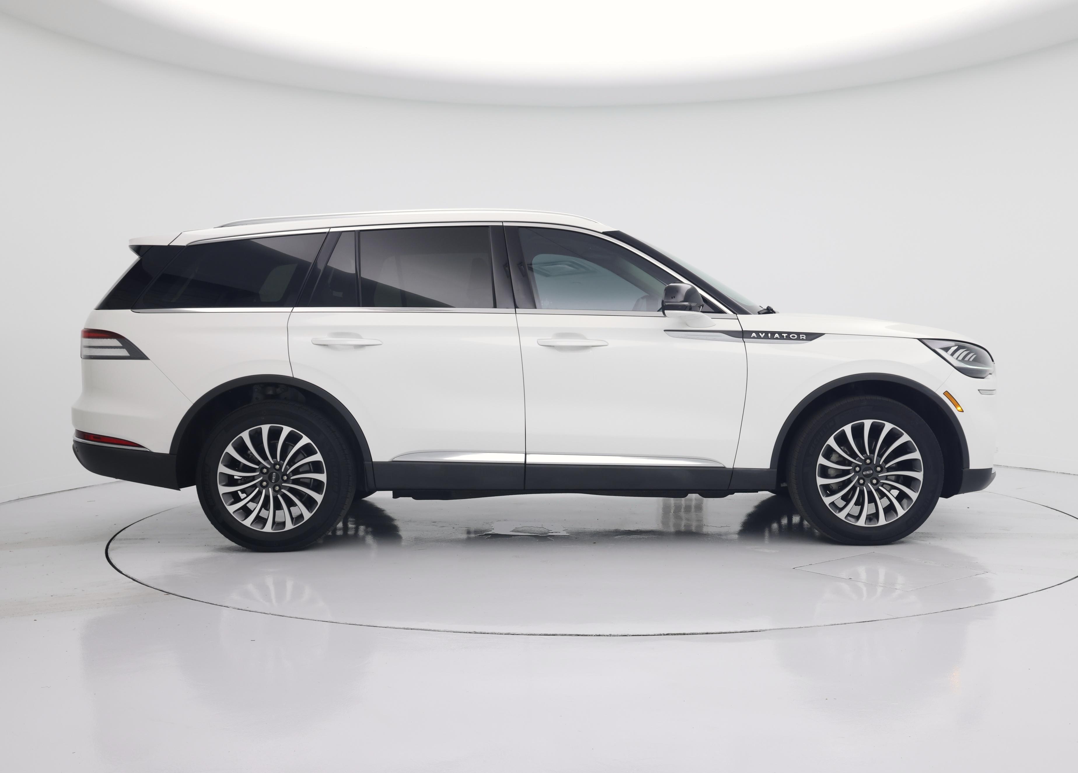 Thumbnail: 2022 Lincoln Aviator - 7