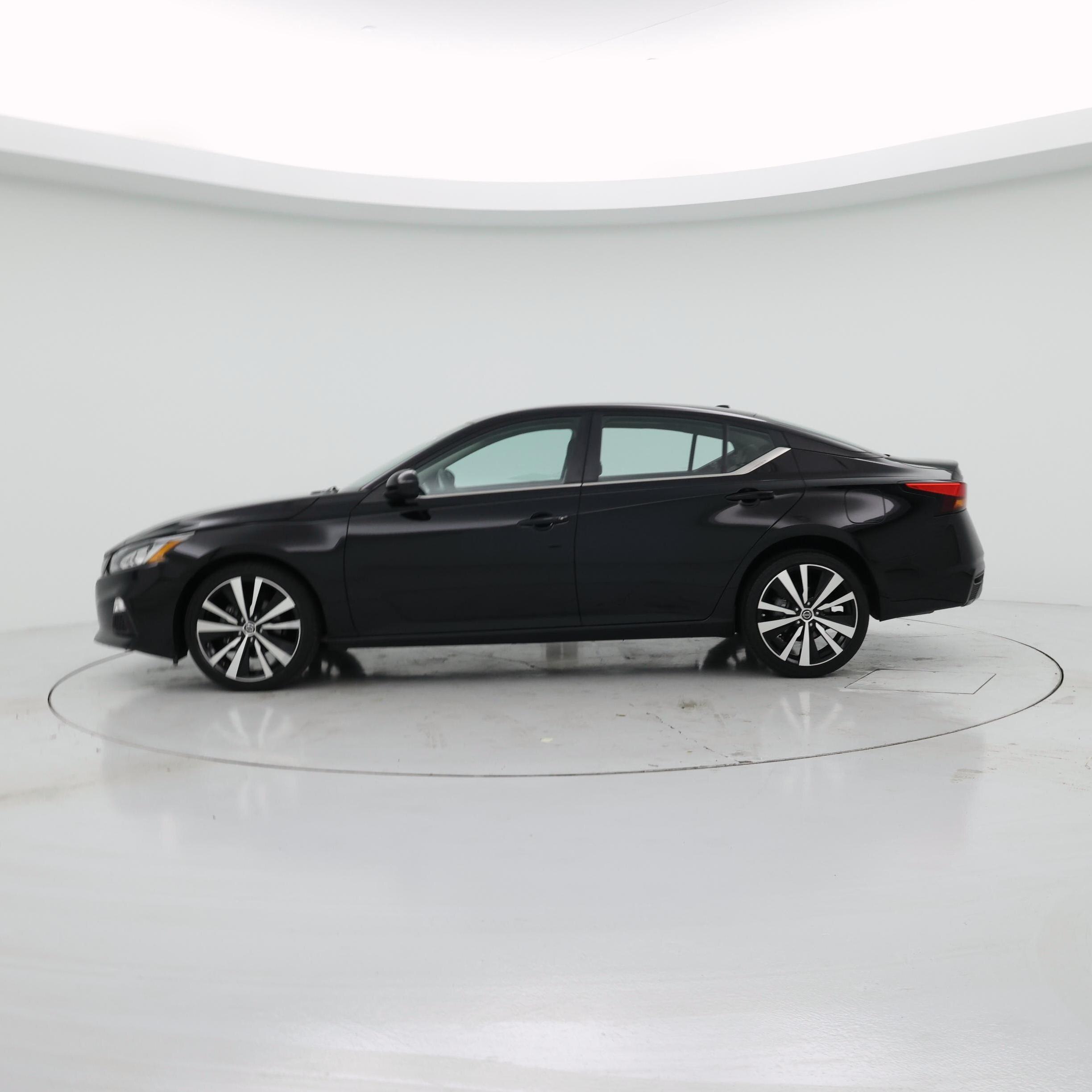 Thumbnail: 2020 Nissan Altima - 3