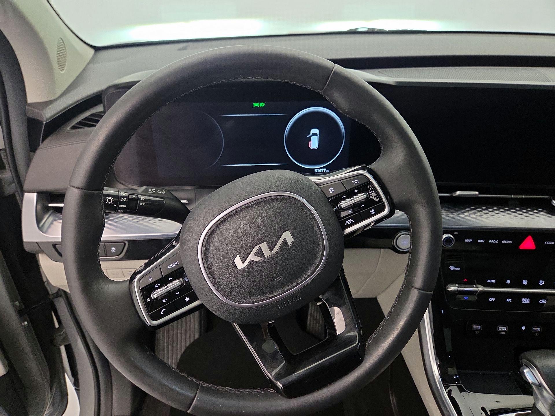 Thumbnail: 2023 Kia Carnival - 10