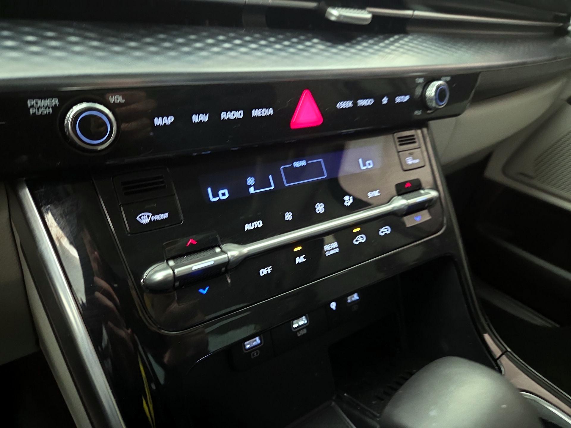Thumbnail: 2023 Kia Carnival - 16
