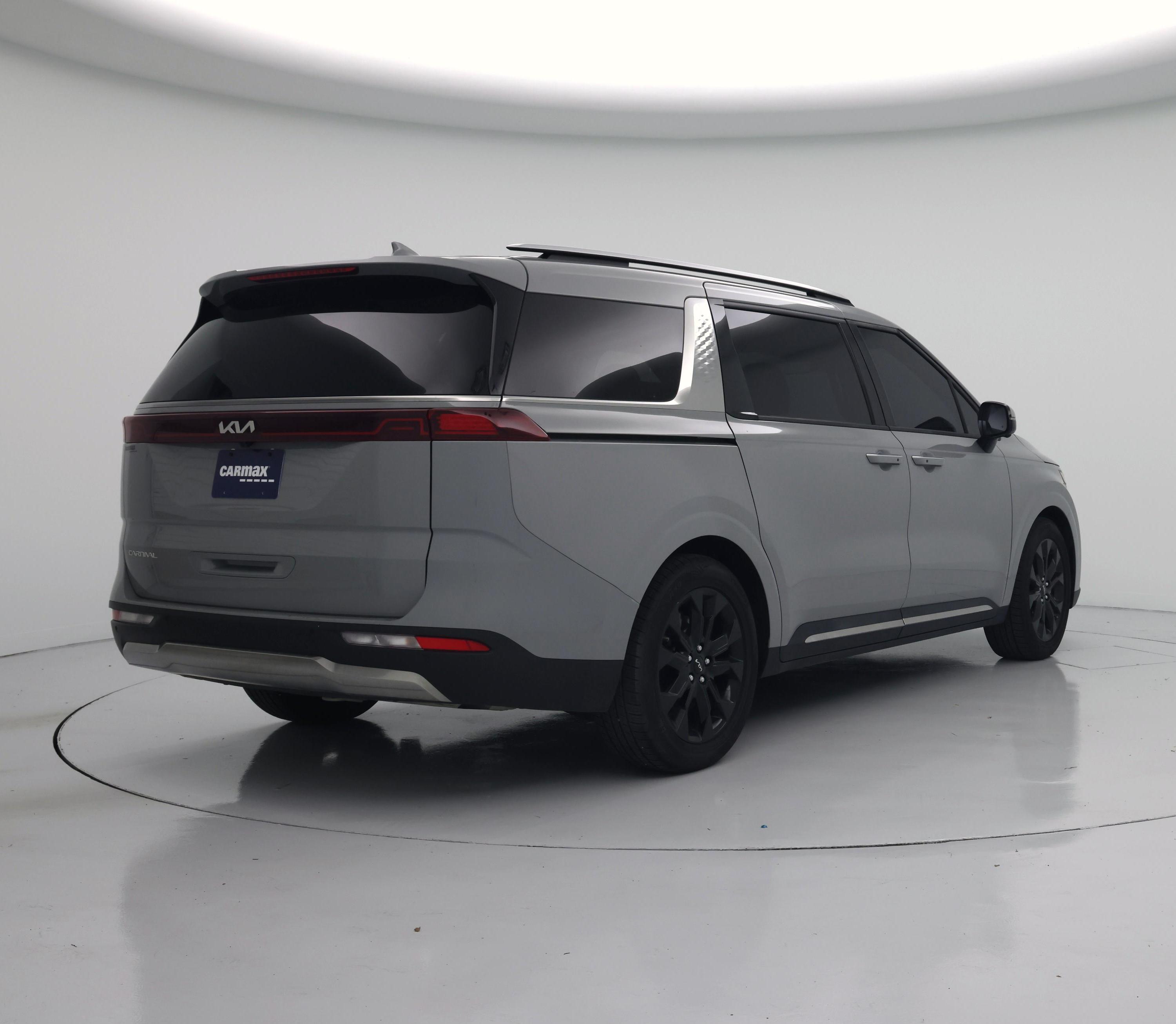 Thumbnail: 2023 Kia Carnival - 8