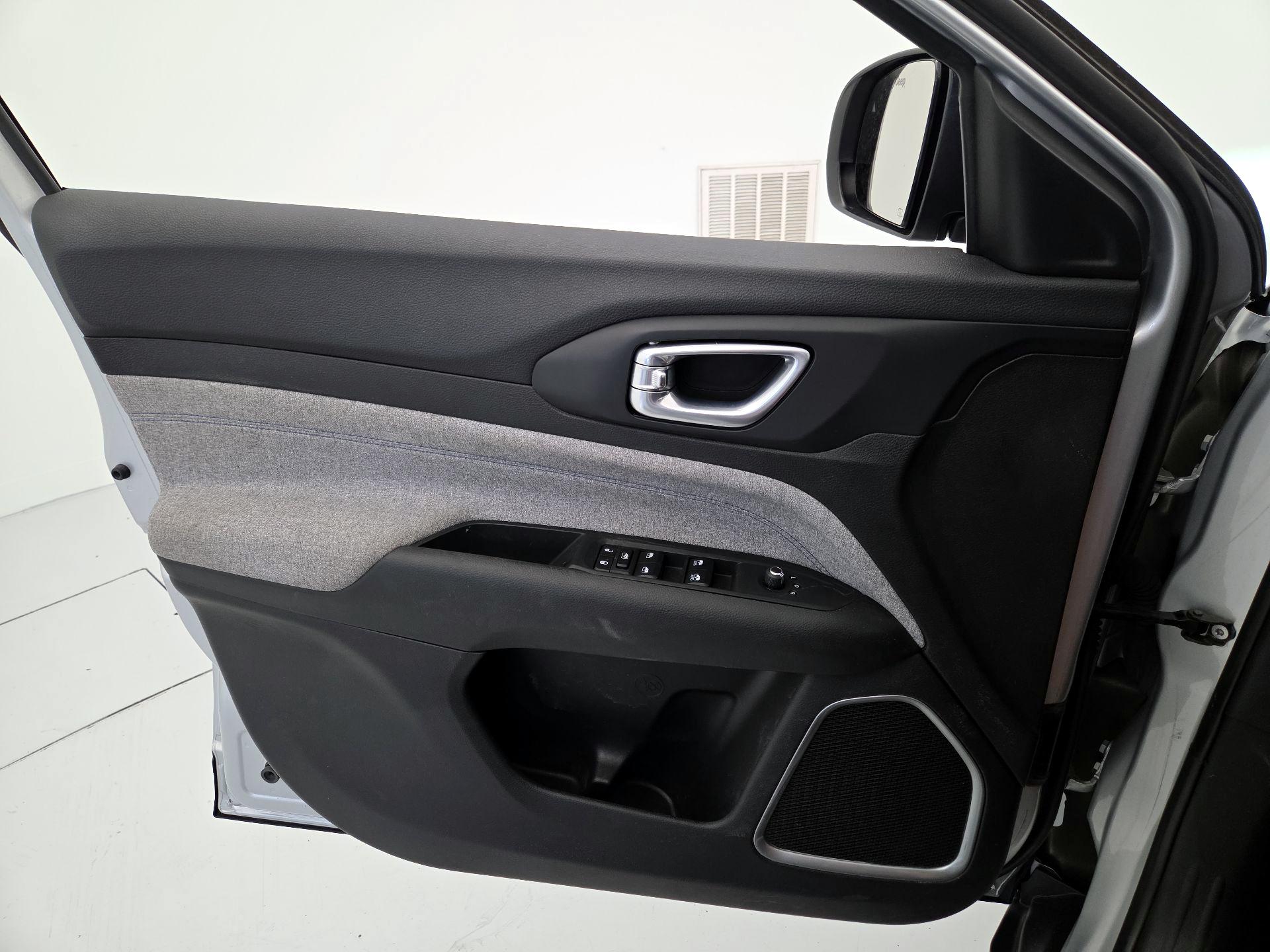 Thumbnail: 2024 Jeep Compass - 12