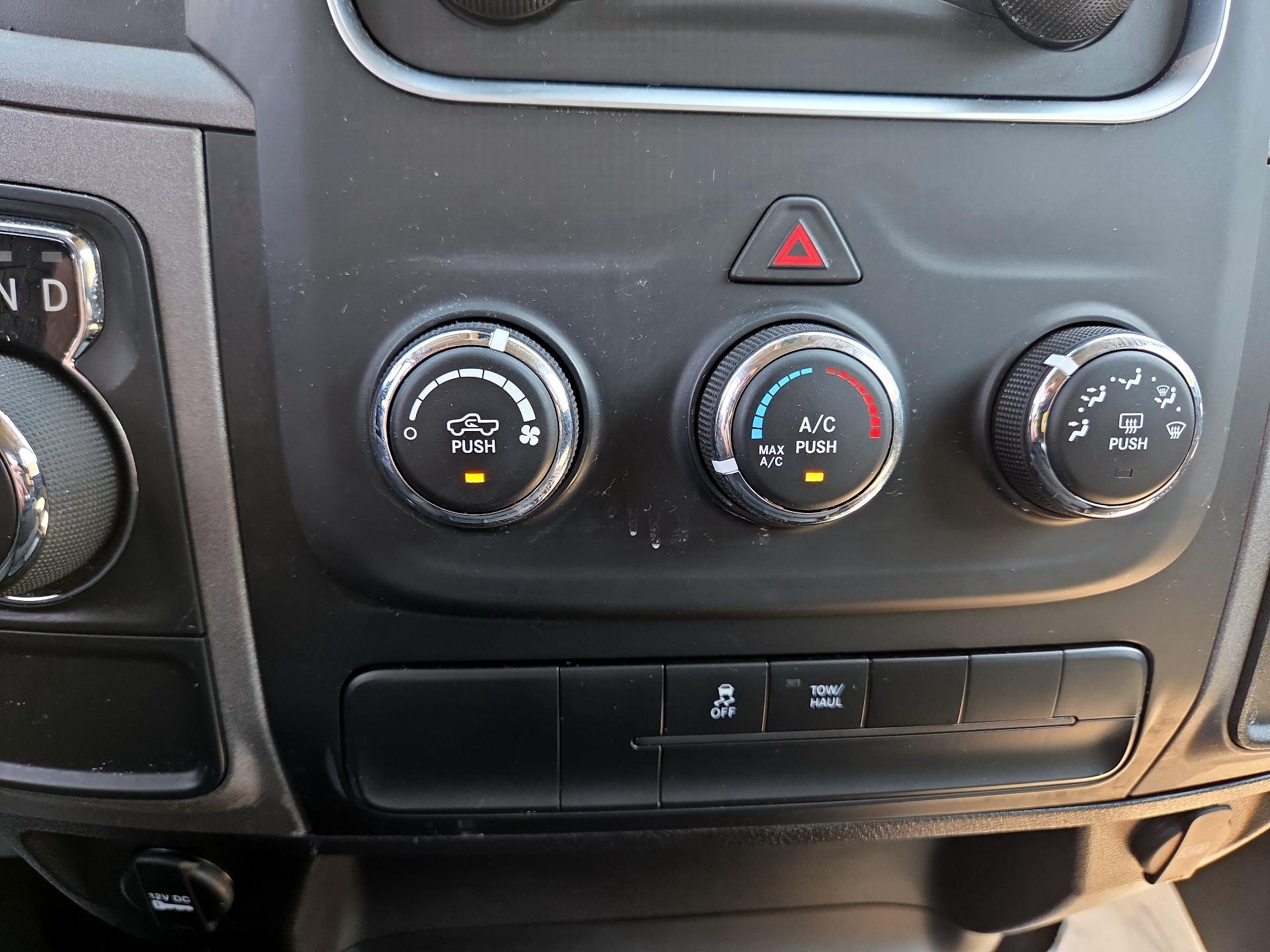 Thumbnail: 2024 RAM 1500 Classic - 16