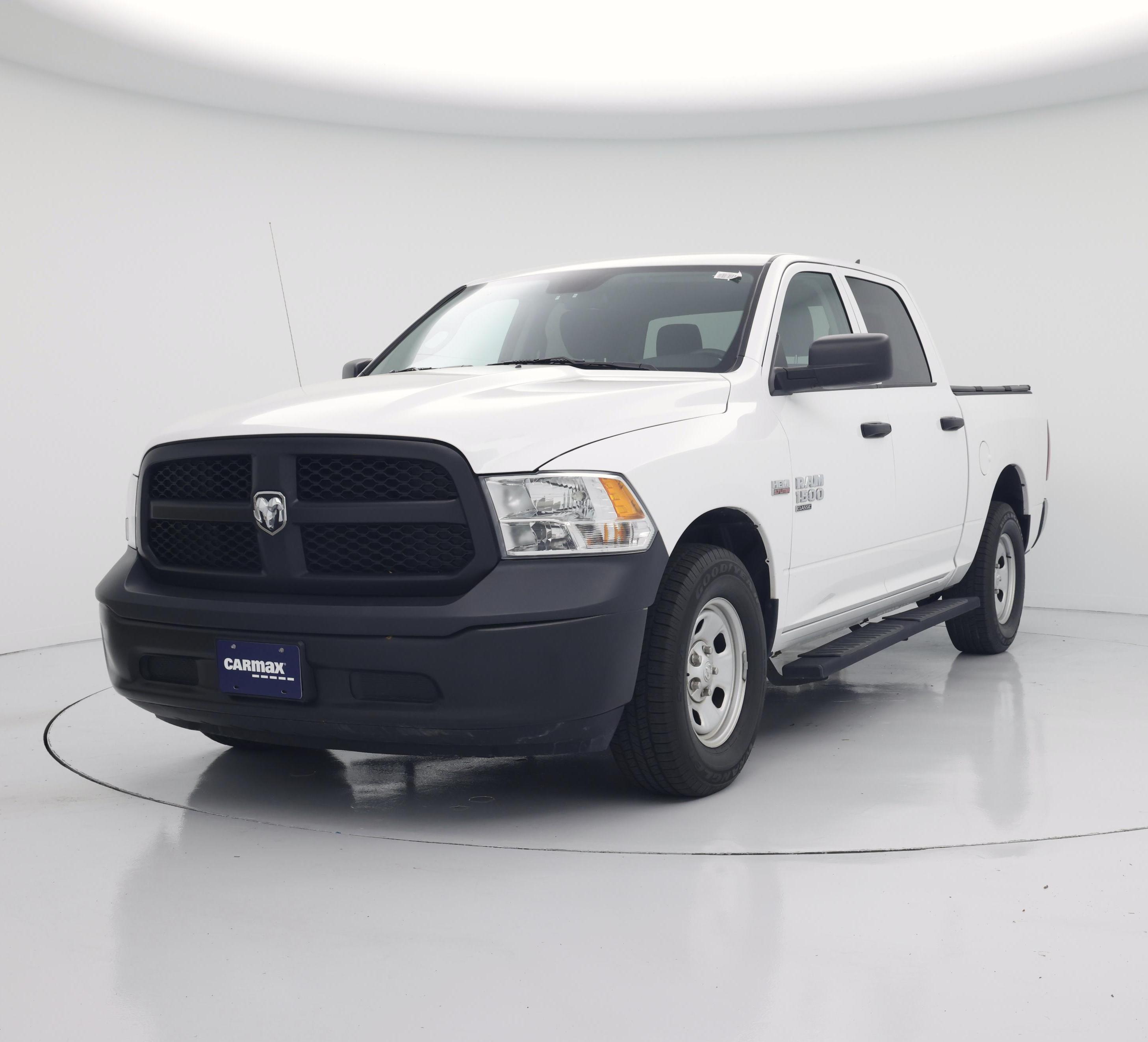 Thumbnail: 2024 RAM 1500 Classic - 4