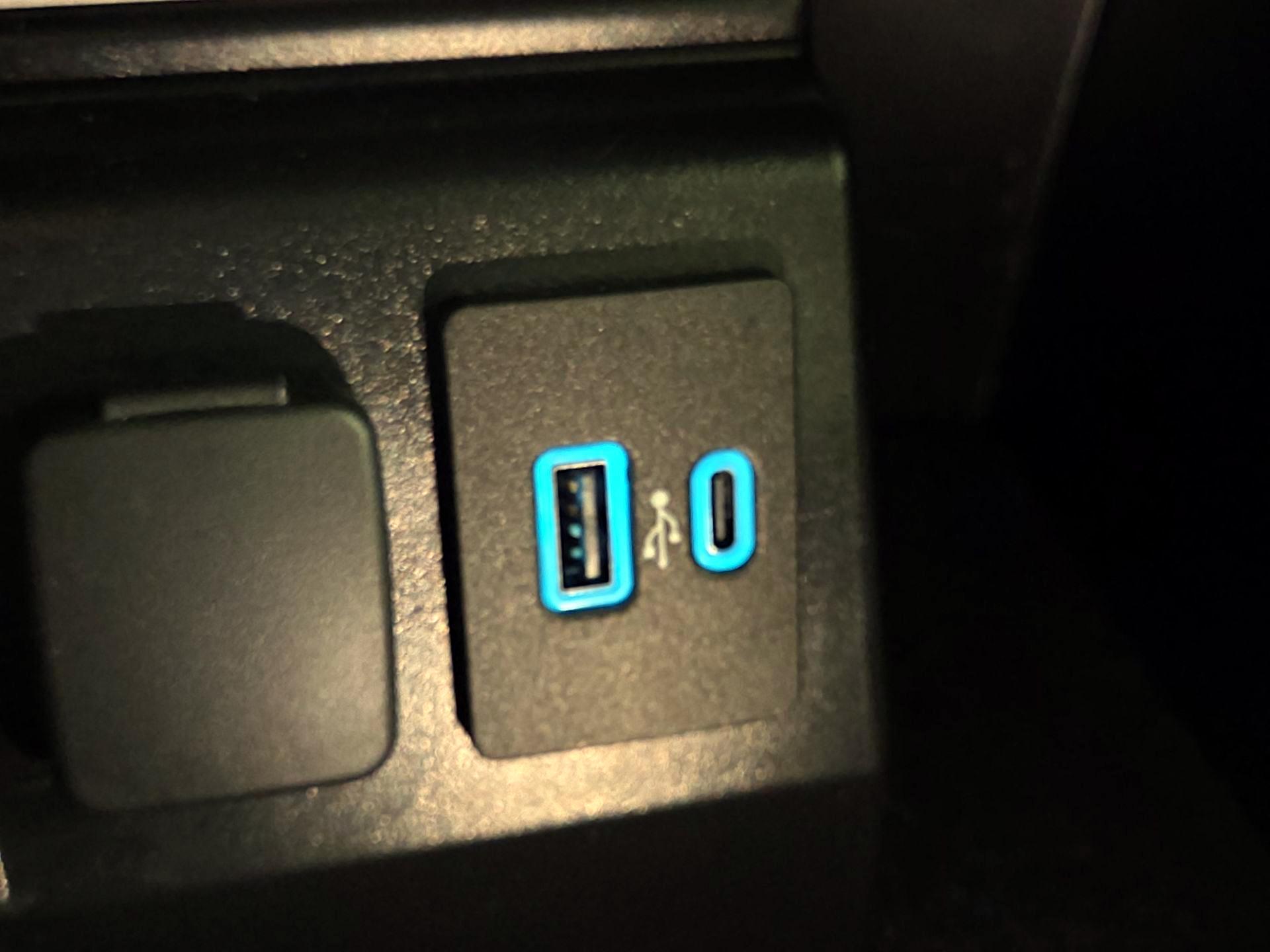 Thumbnail: 2023 Ford Explorer - 18