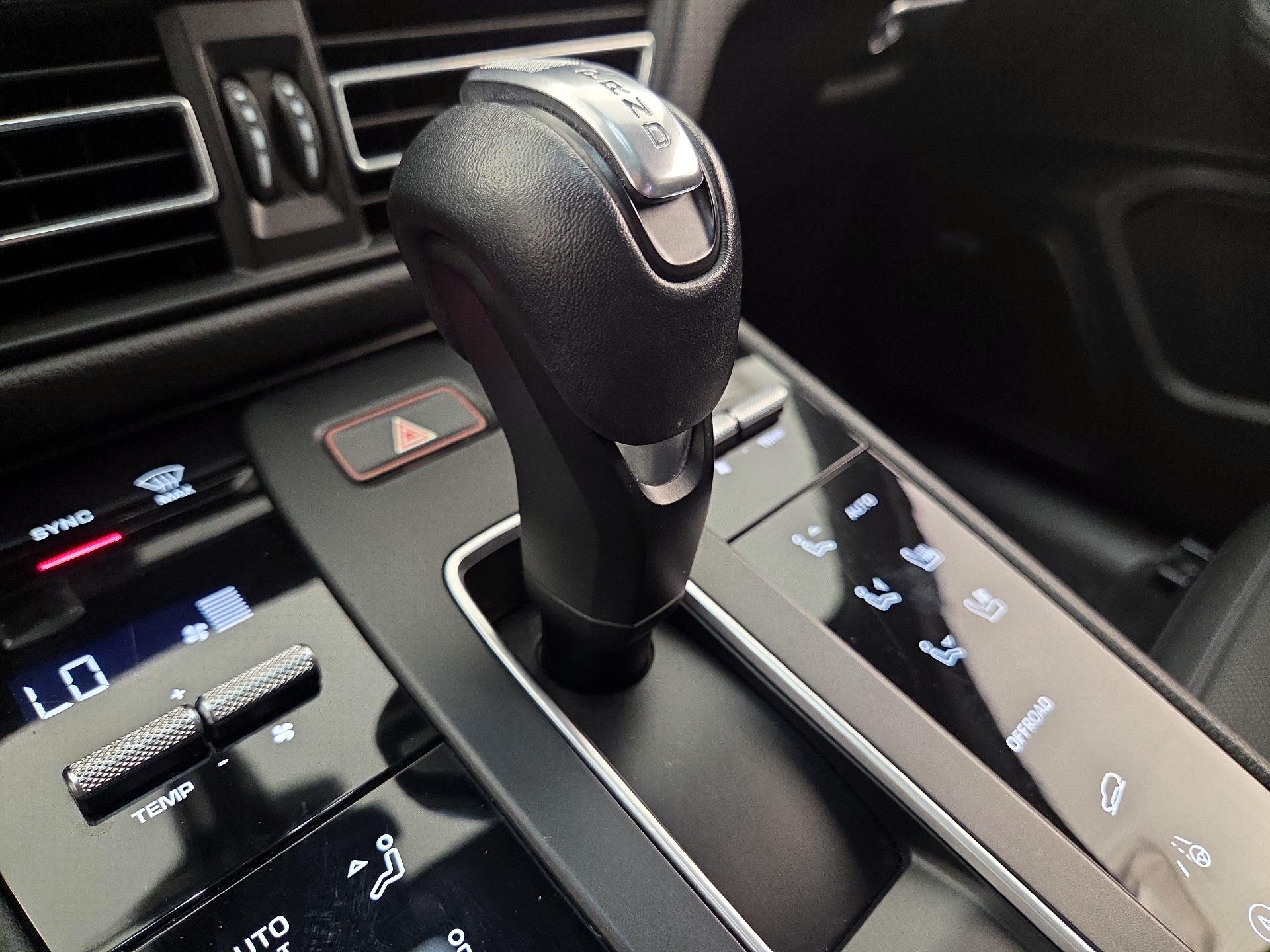 Thumbnail: 2022 Porsche Macan - 17