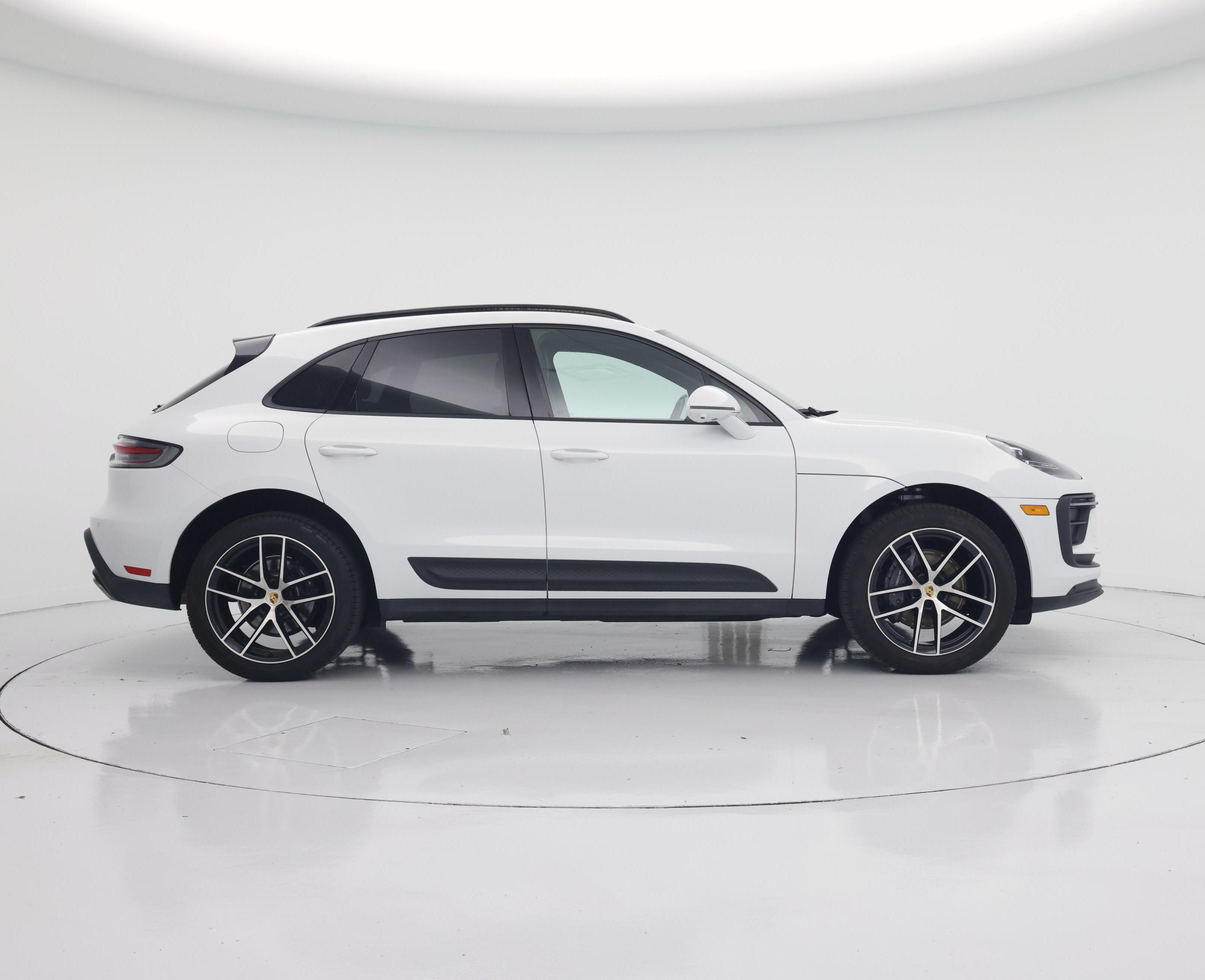 Thumbnail: 2022 Porsche Macan - 7