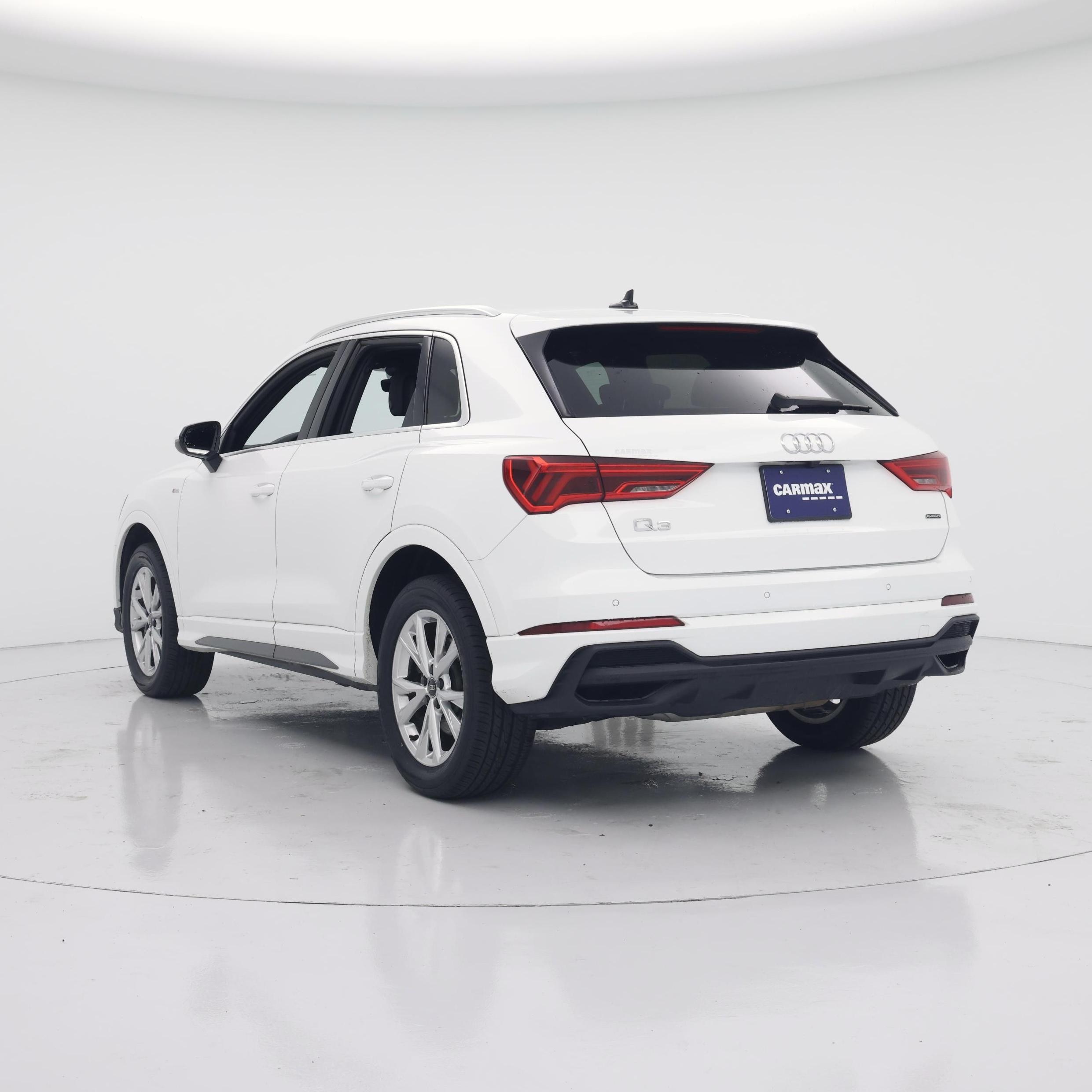 Thumbnail: 2023 Audi Q3 - 2
