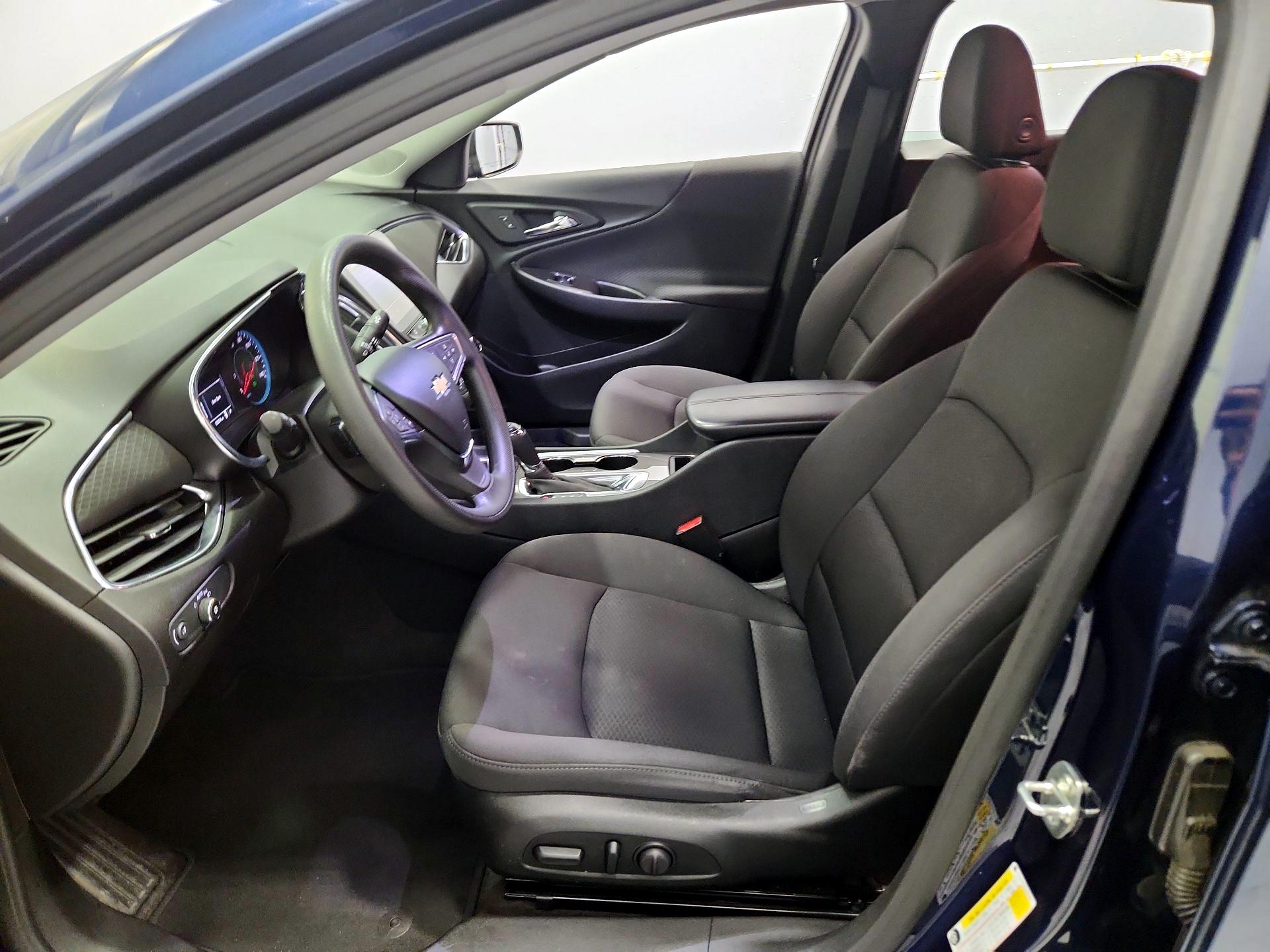 Thumbnail: 2020 Chevrolet Malibu - 11