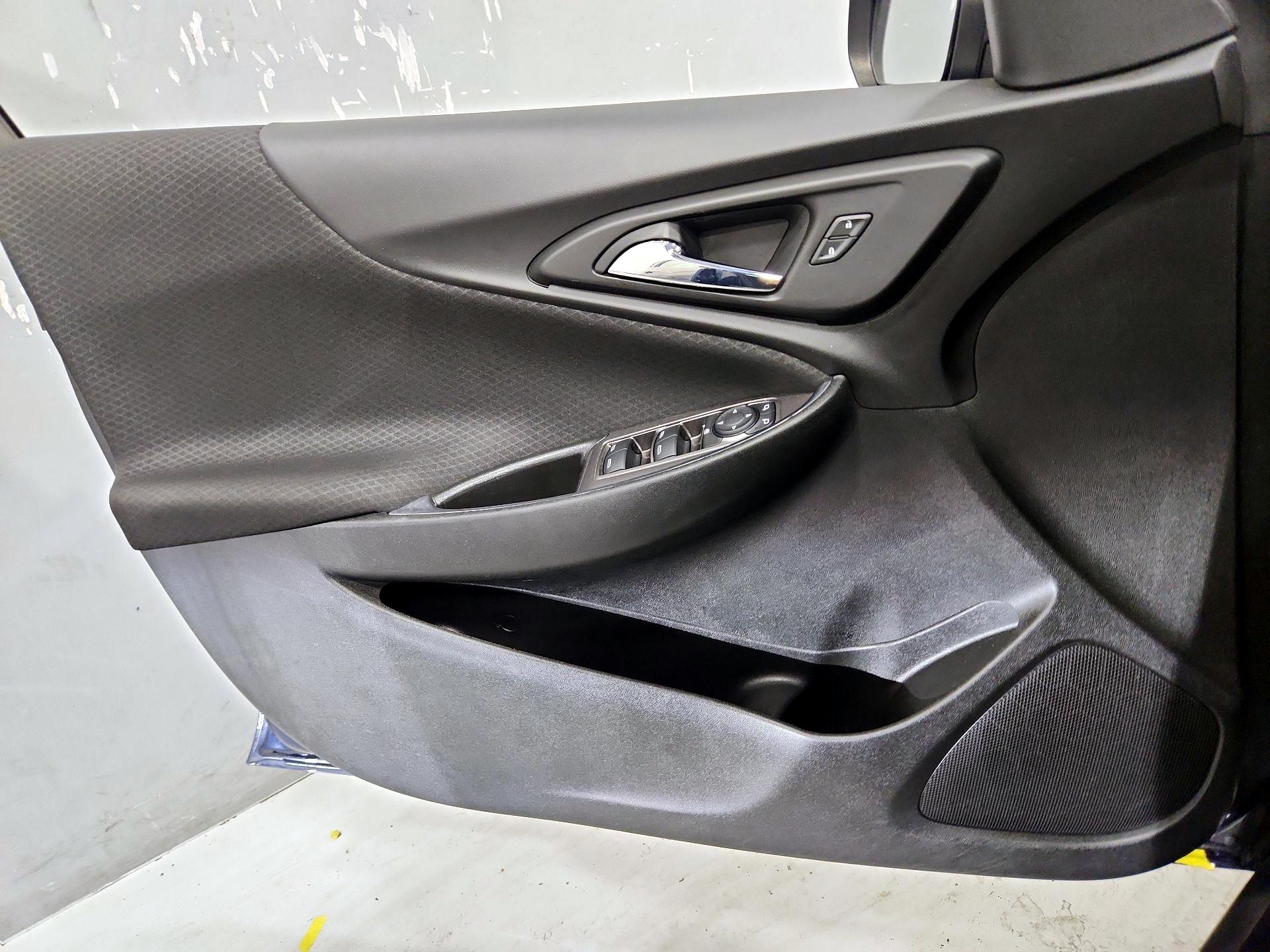 Thumbnail: 2020 Chevrolet Malibu - 12