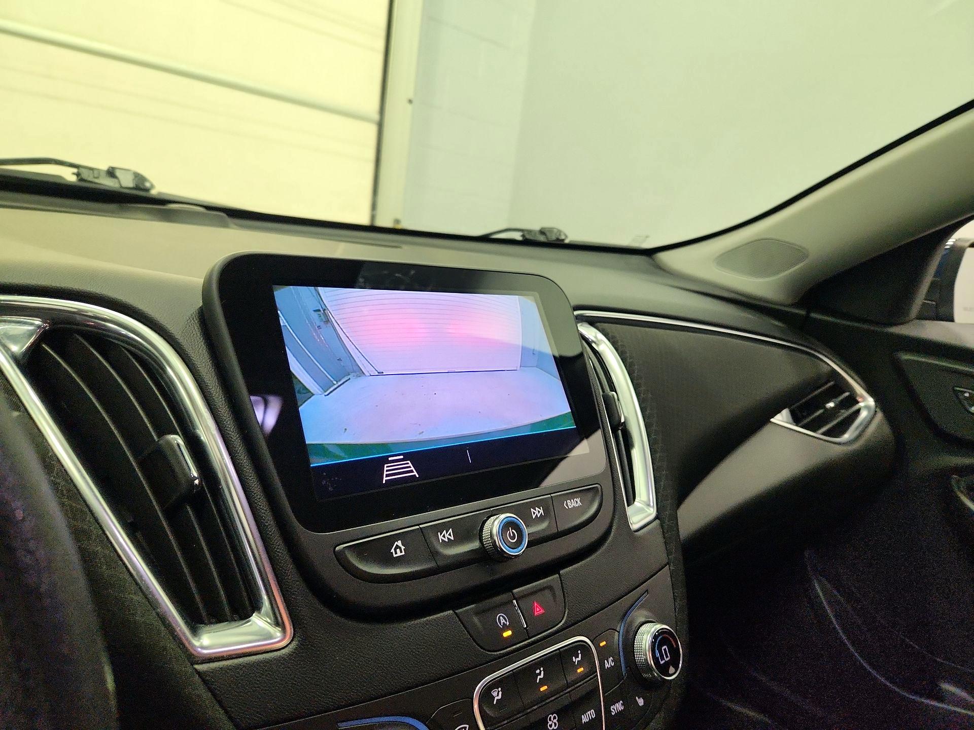 Thumbnail: 2020 Chevrolet Malibu - 14