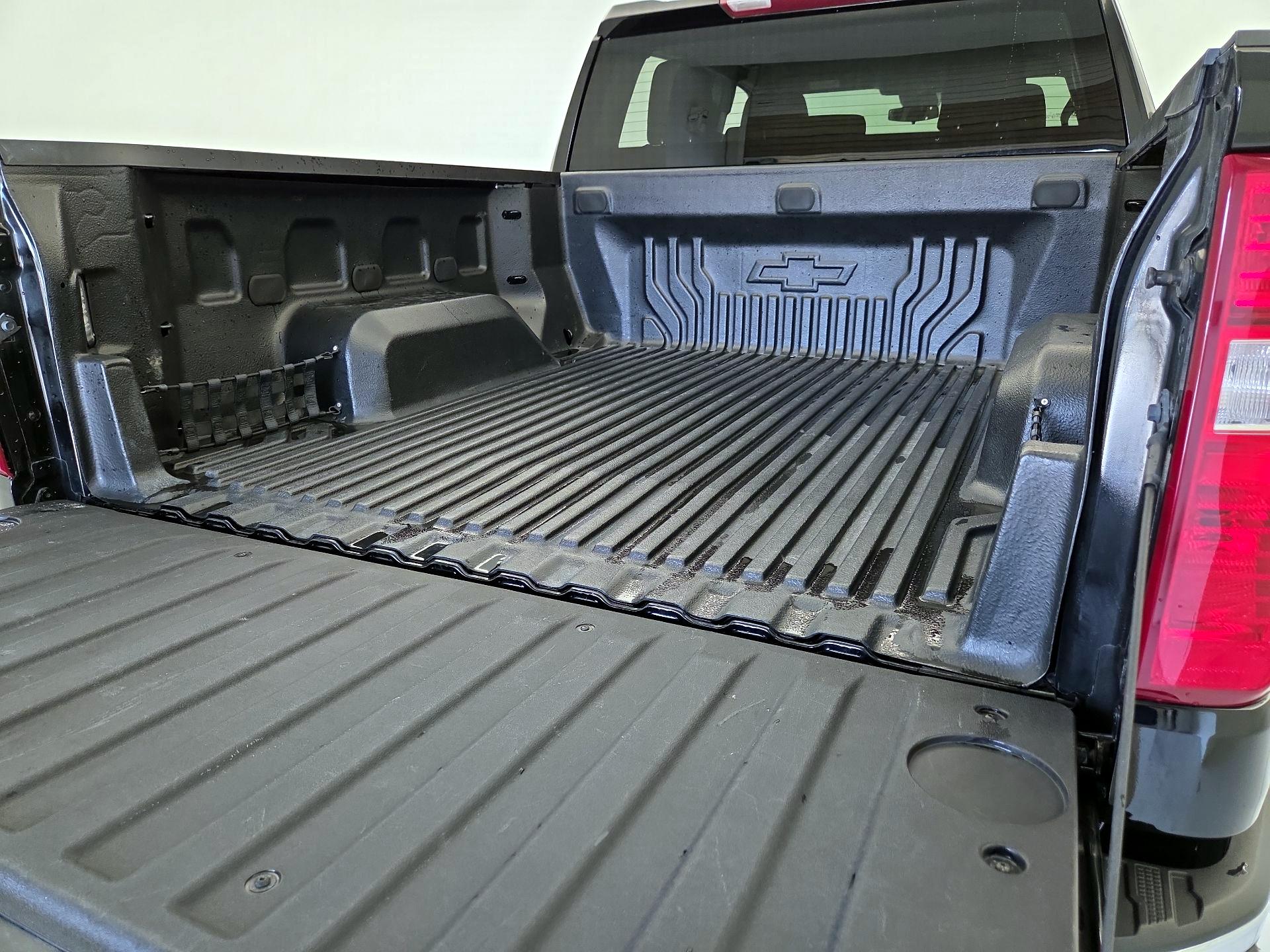 Thumbnail: 2023 Chevrolet Silverado 1500 - 19