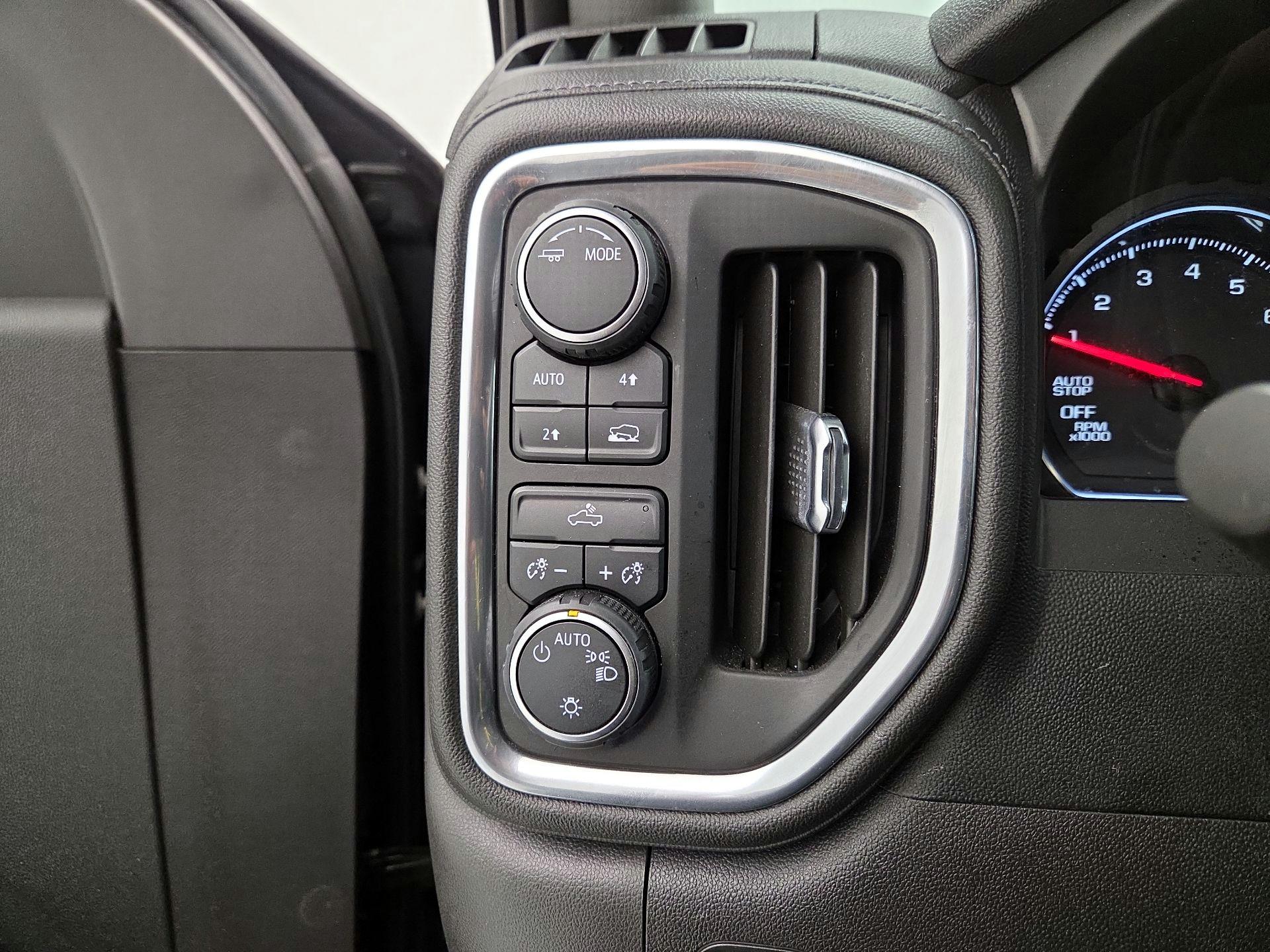 Thumbnail: 2021 Chevrolet Silverado 1500 - 13