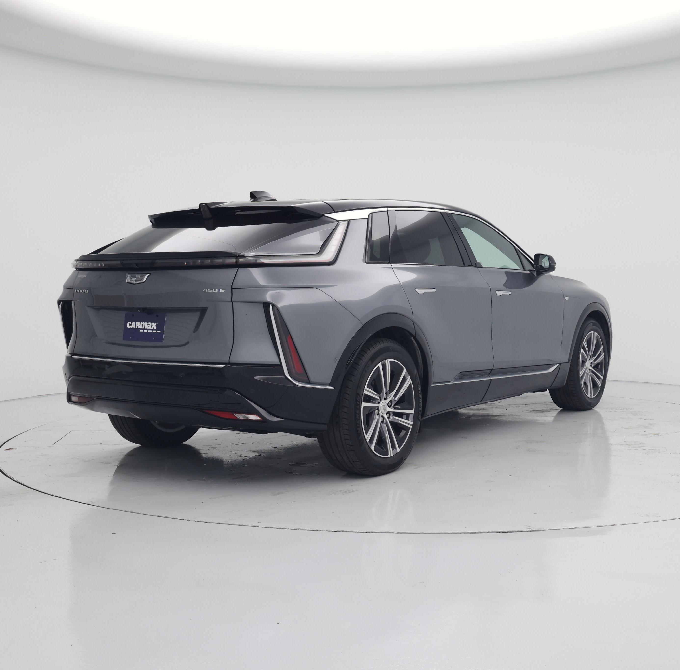 Thumbnail: 2023 Cadillac Lyriq - 8