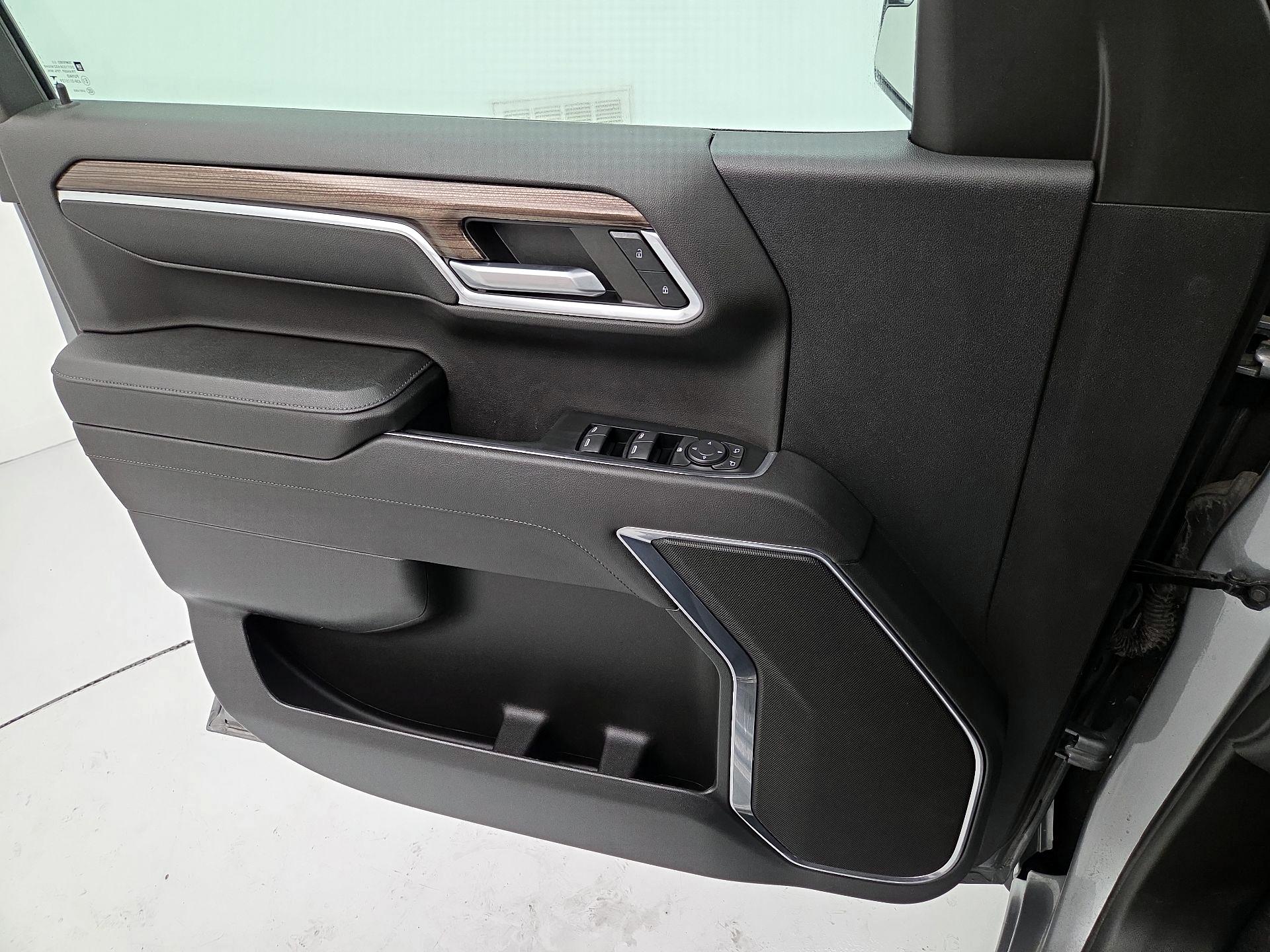 Thumbnail: 2023 Chevrolet Silverado 1500 - 12