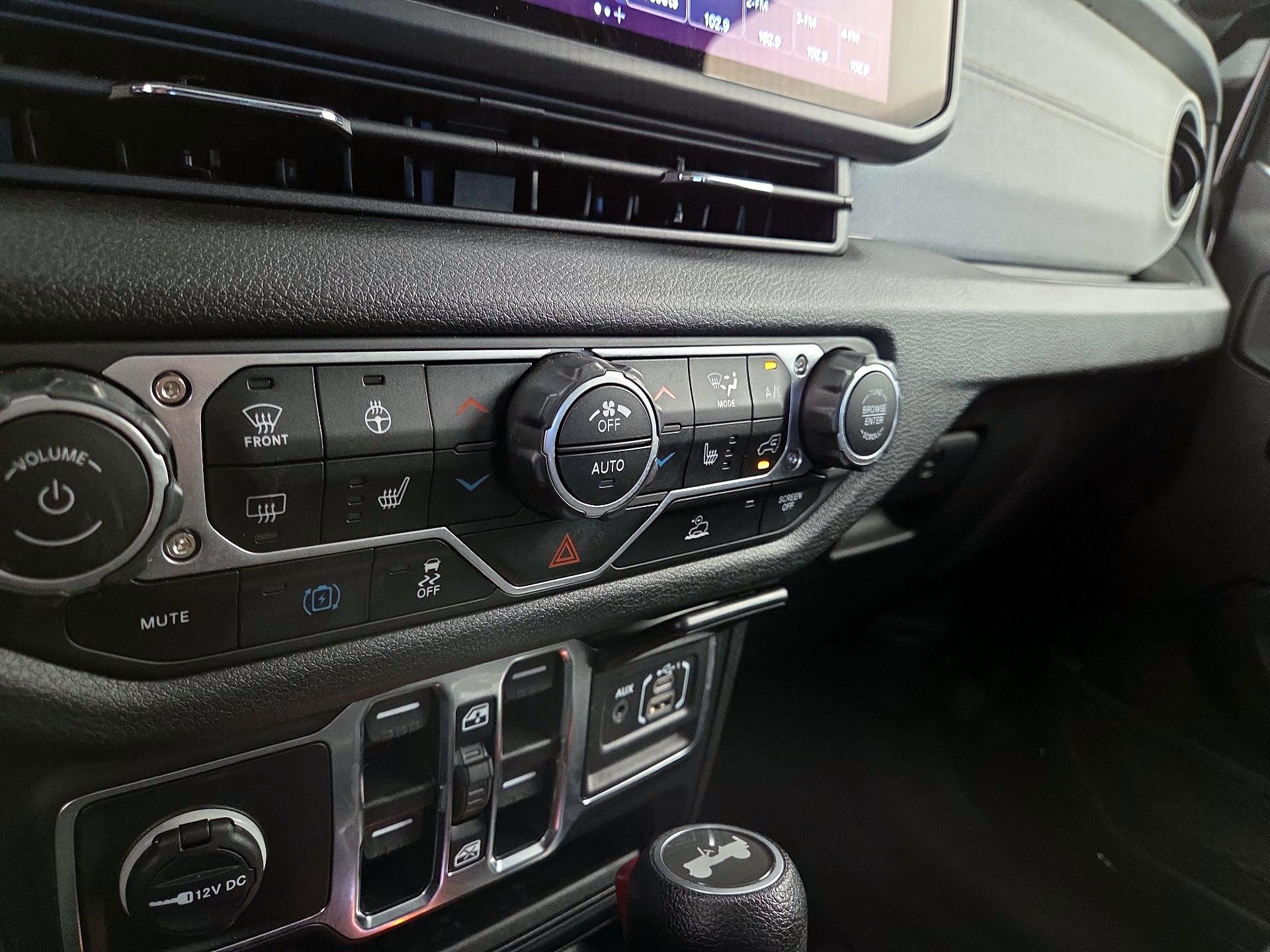 Thumbnail: 2024 Jeep Wrangler - 16
