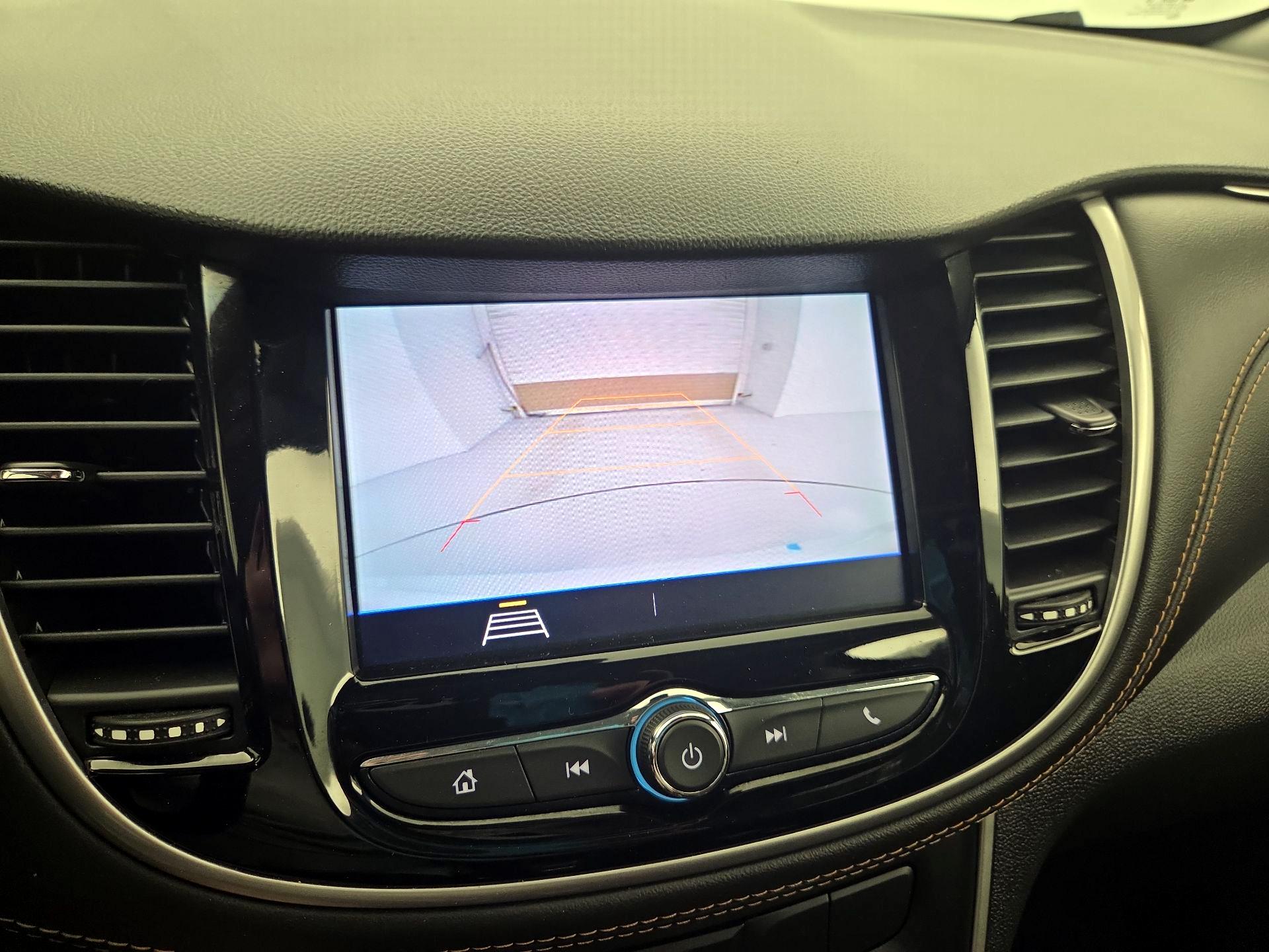 Thumbnail: 2021 Chevrolet Trax - 14