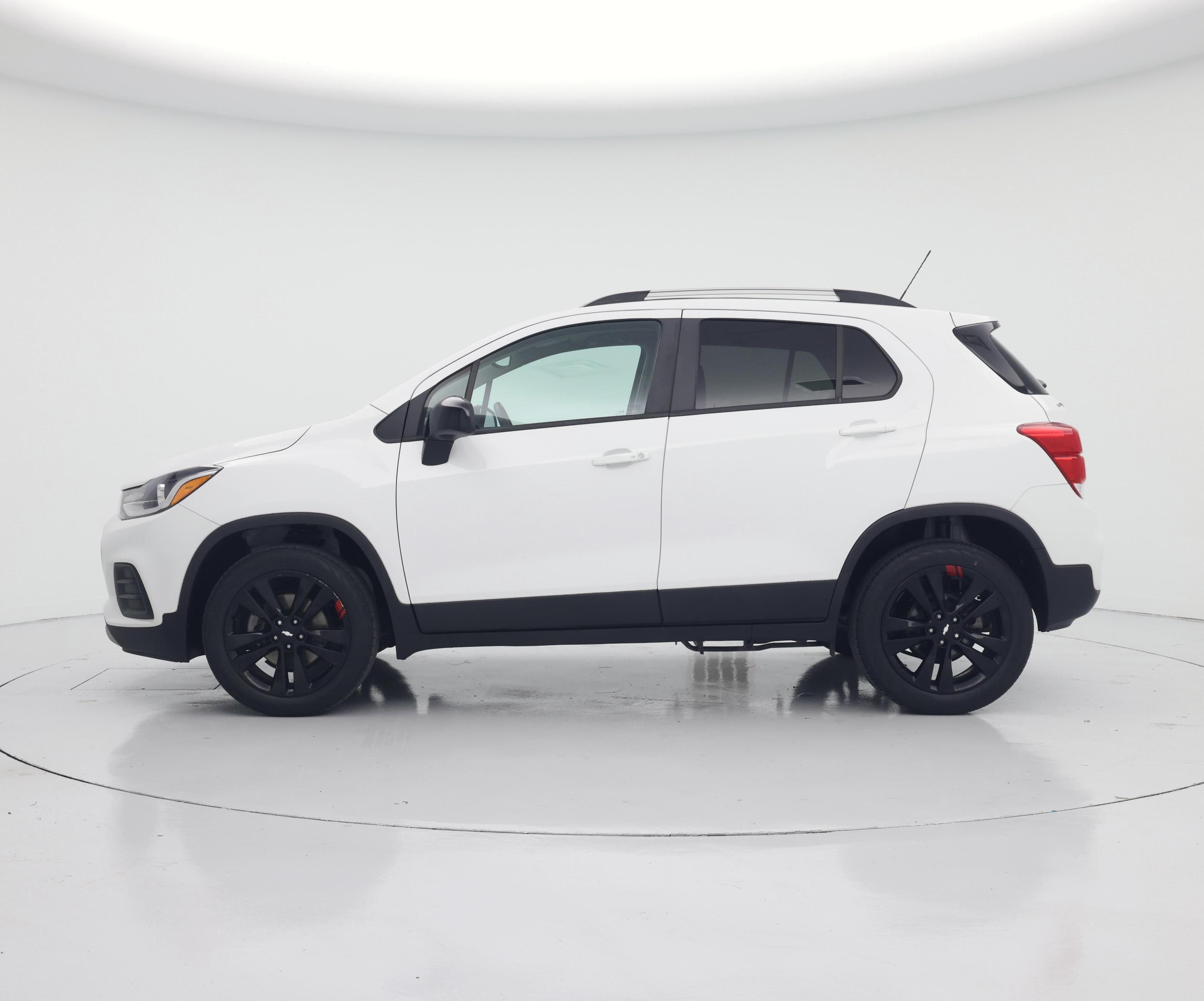 Thumbnail: 2021 Chevrolet Trax - 3