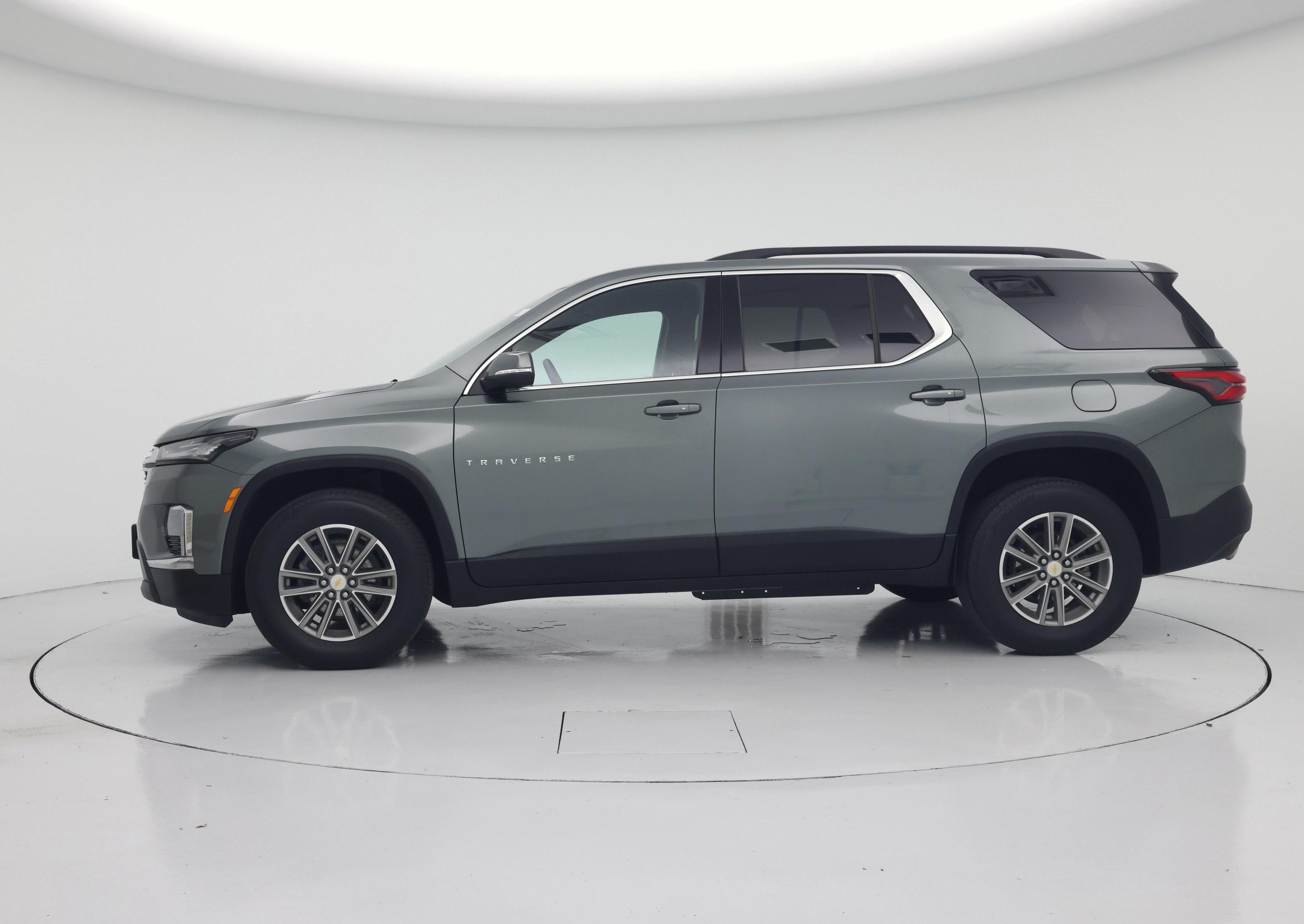 Thumbnail: 2023 Chevrolet Traverse - 3