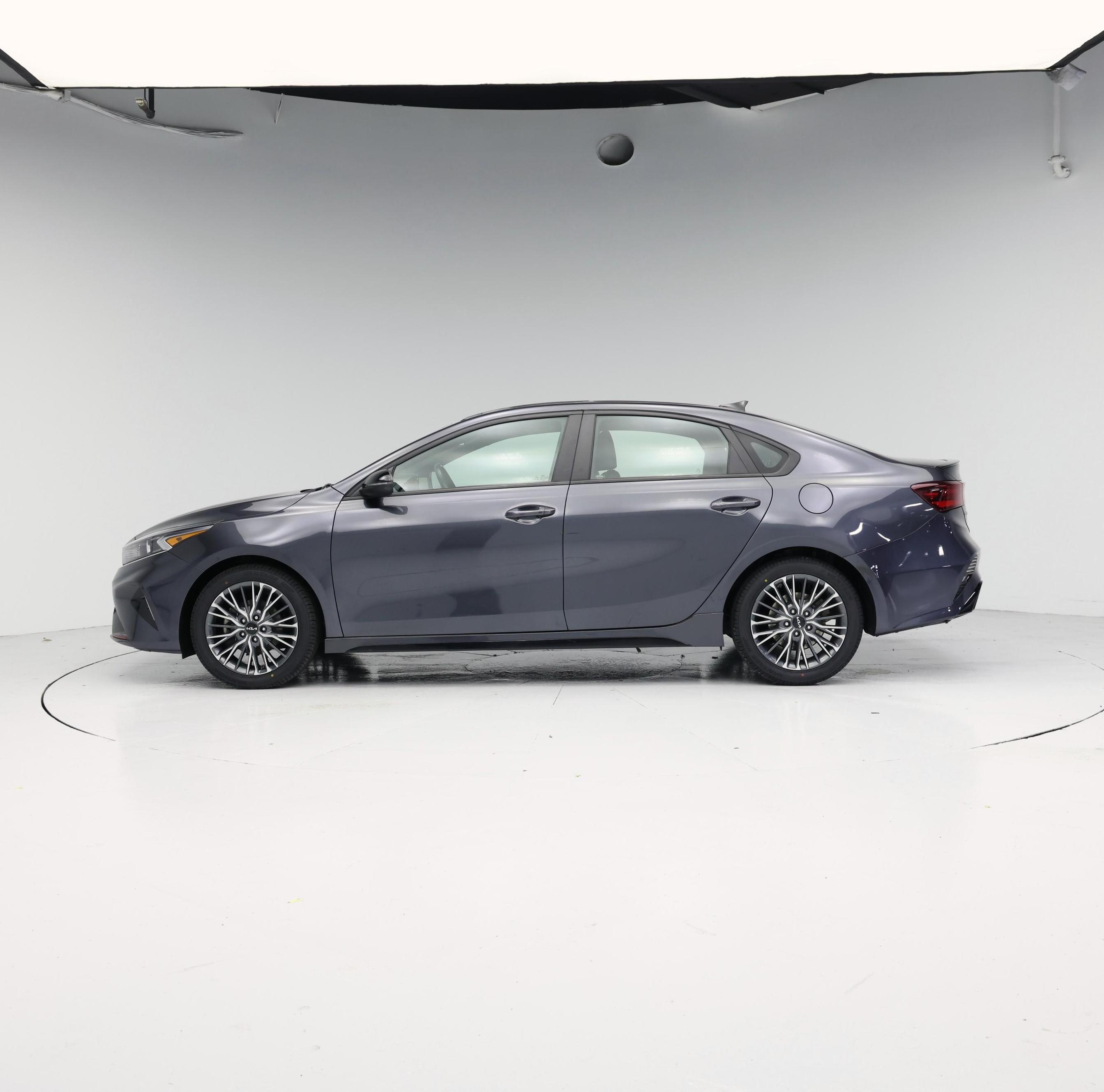 Thumbnail: 2023 Kia Forte - 3