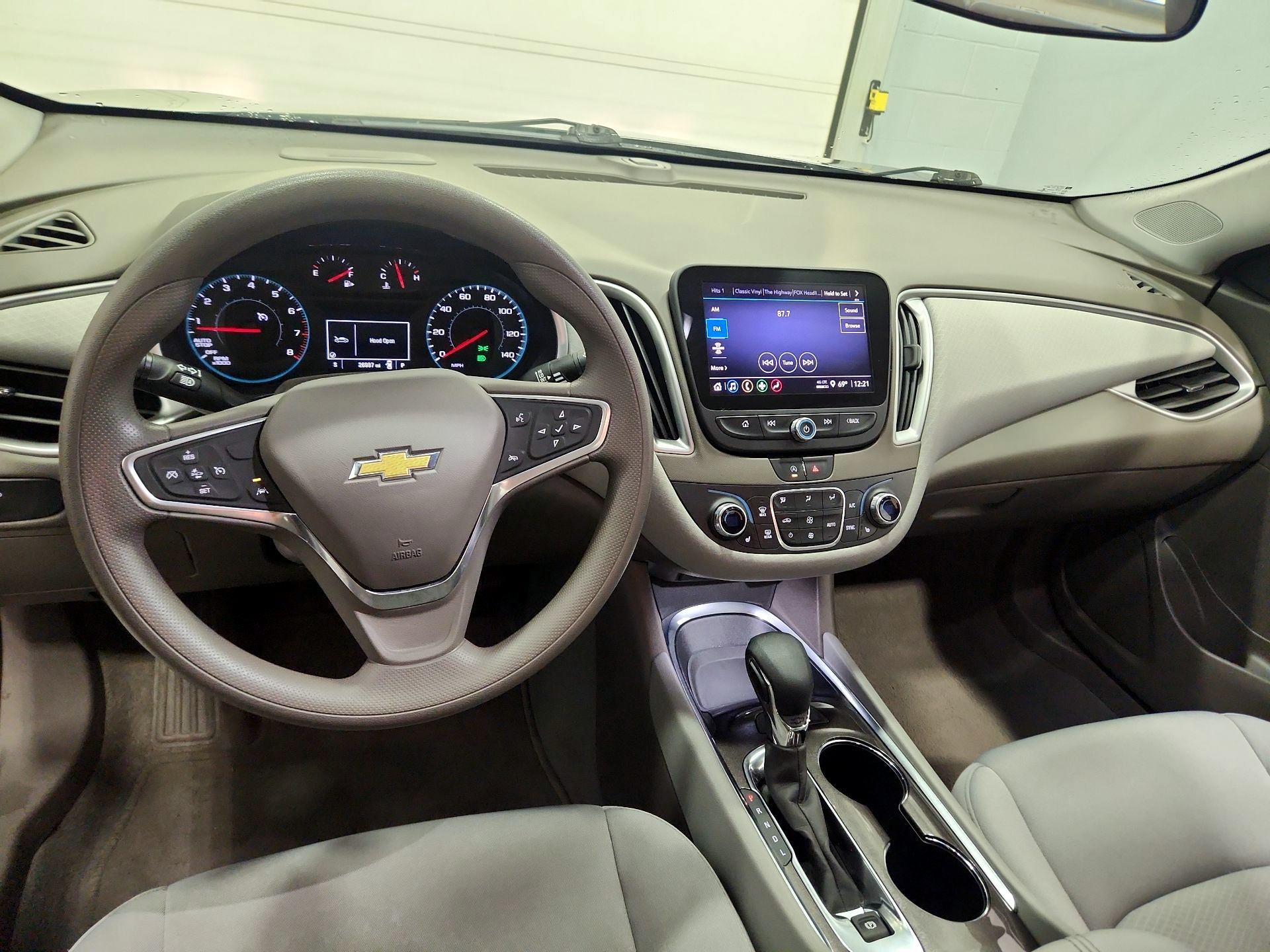 Thumbnail: 2022 Chevrolet Malibu - 9