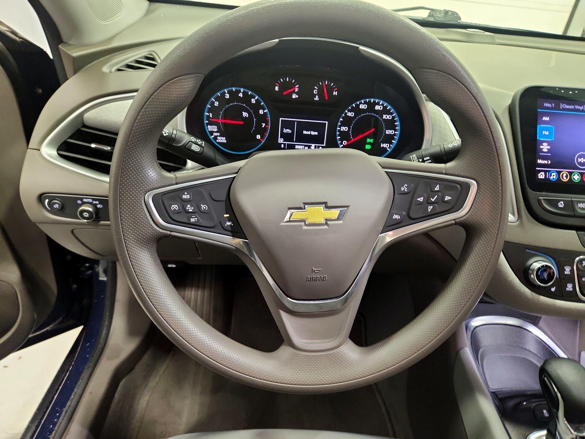 Thumbnail: 2022 Chevrolet Malibu - 10