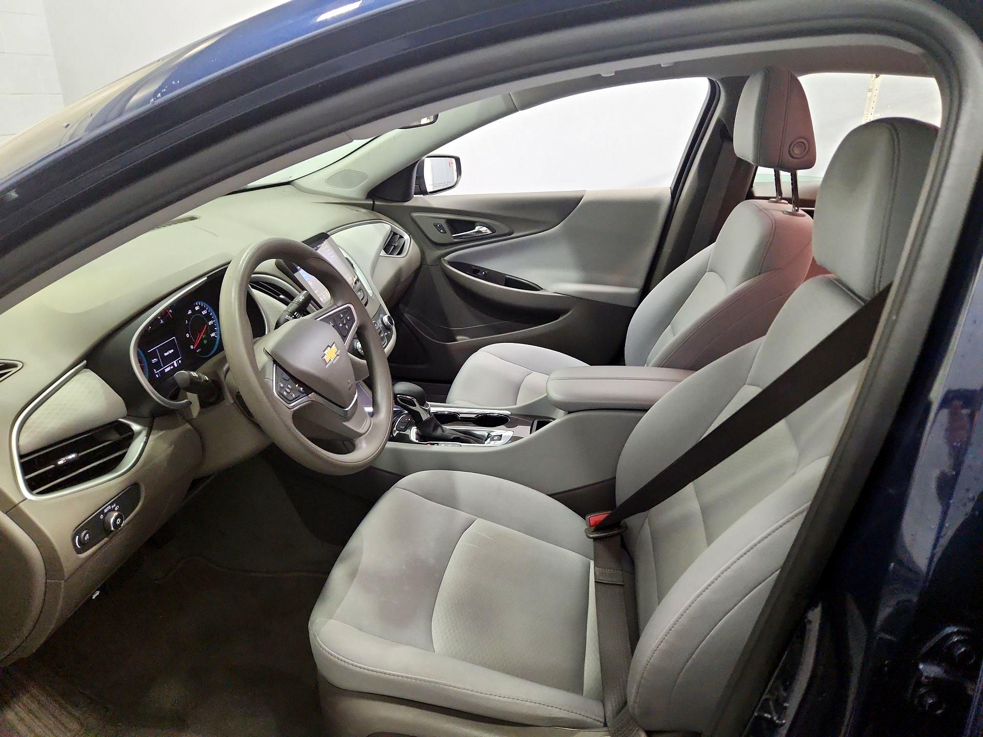 Thumbnail: 2022 Chevrolet Malibu - 11